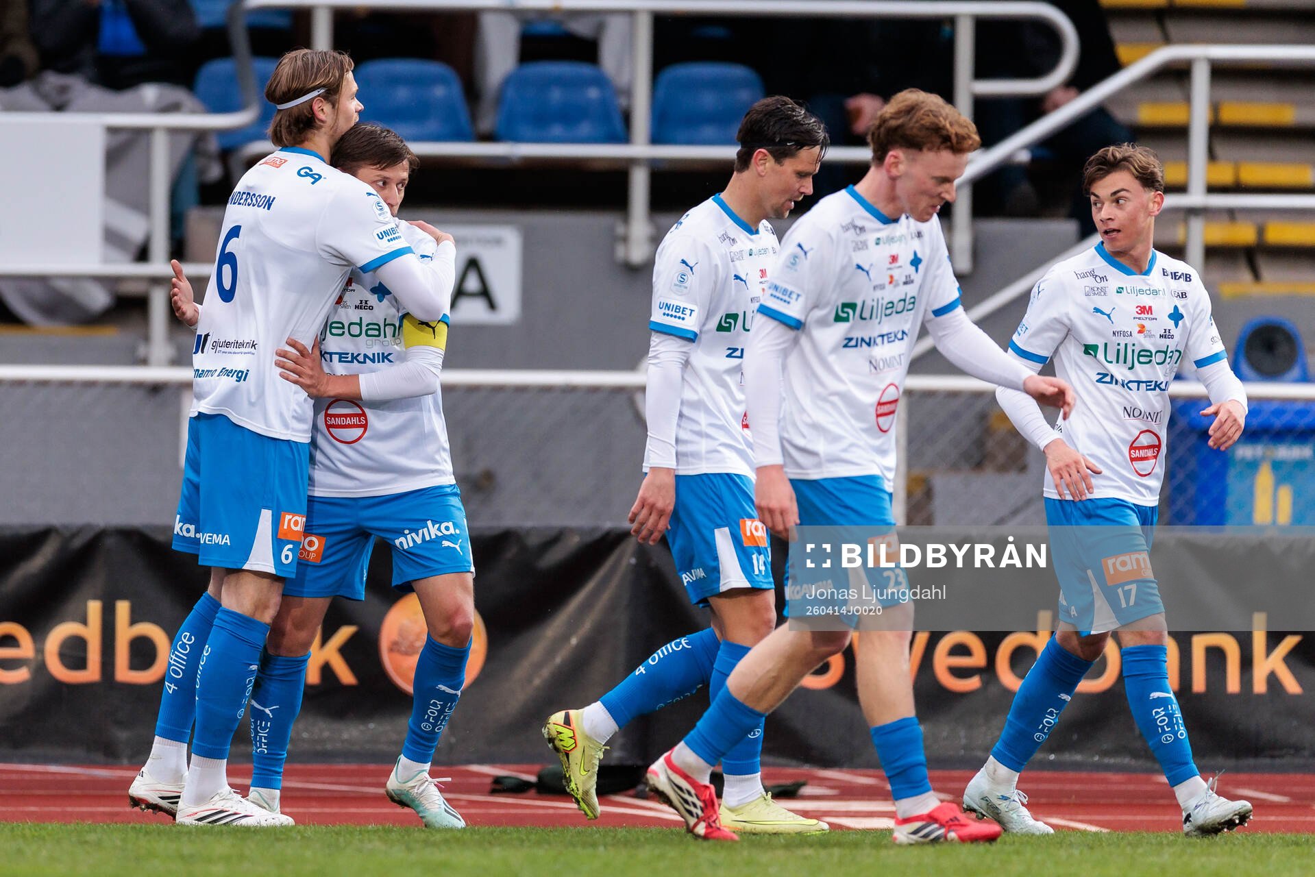 IFK Värnamos Hugo Andersson och Simon Thern jublar