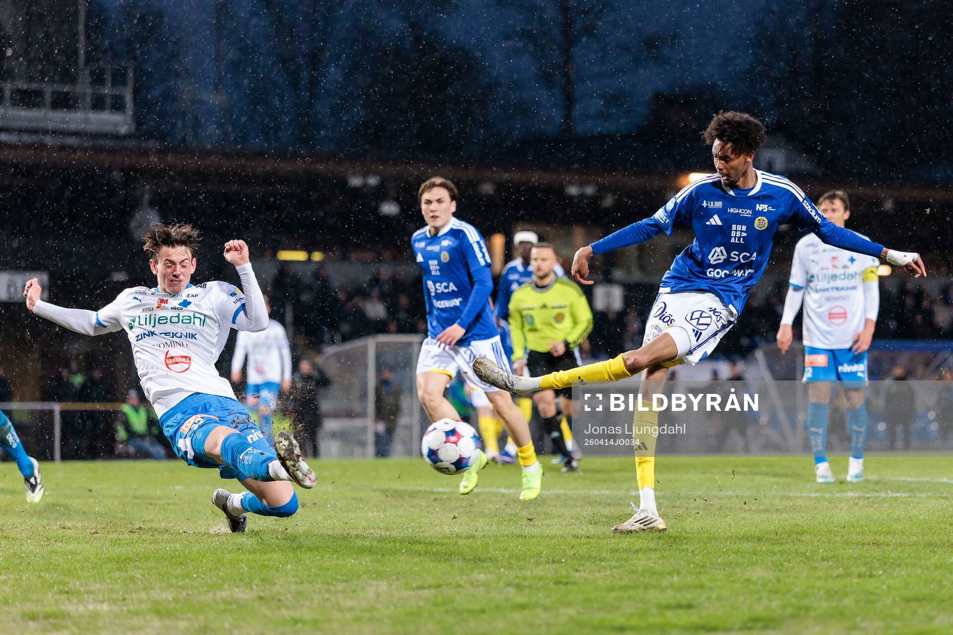 IFK Värnamos Armandas Raudonis och GIF Sundsvalls Yacqub