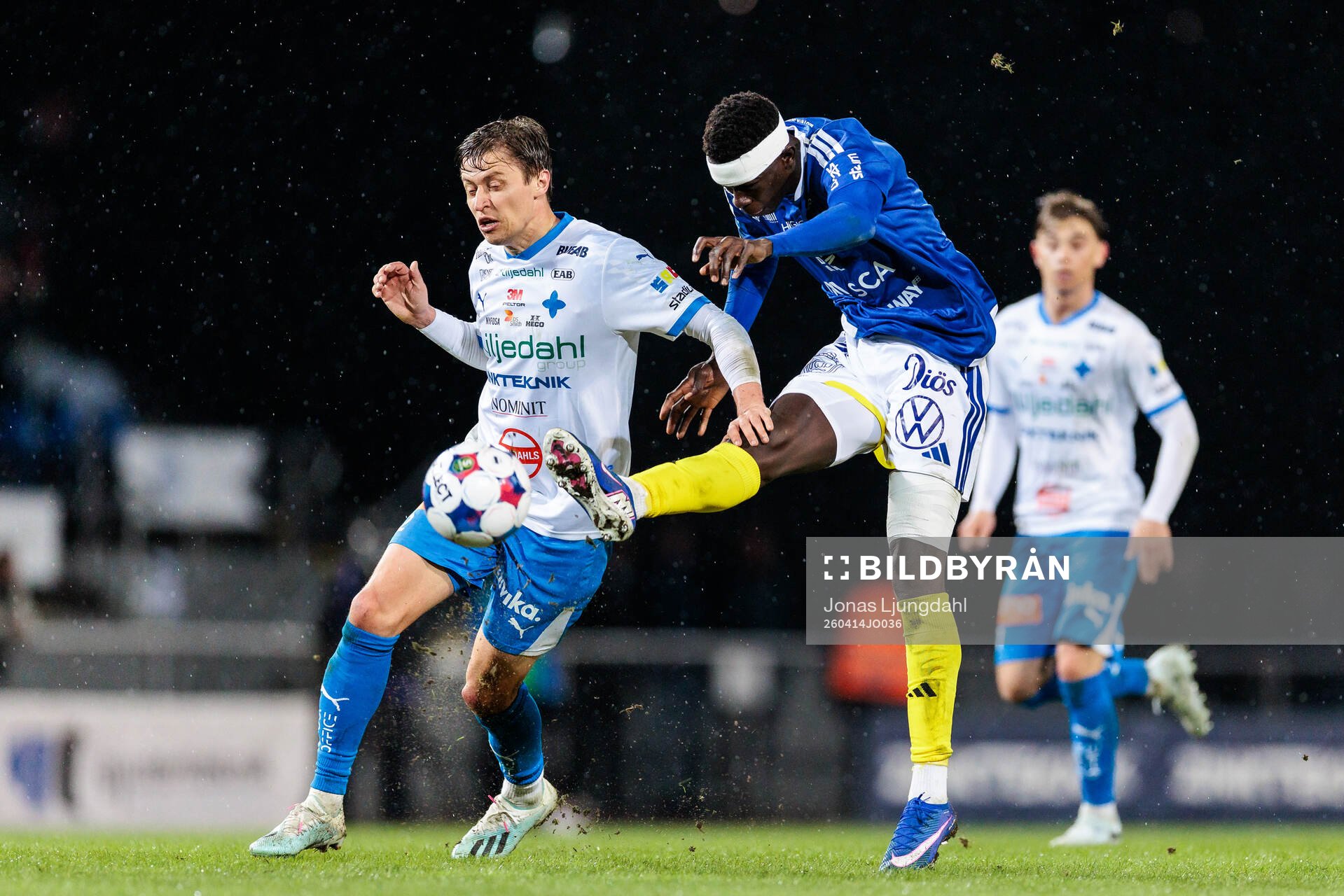 IFK Värnamos Simon Thern och GIF Sundsvalls Suwaibou Kebbeh