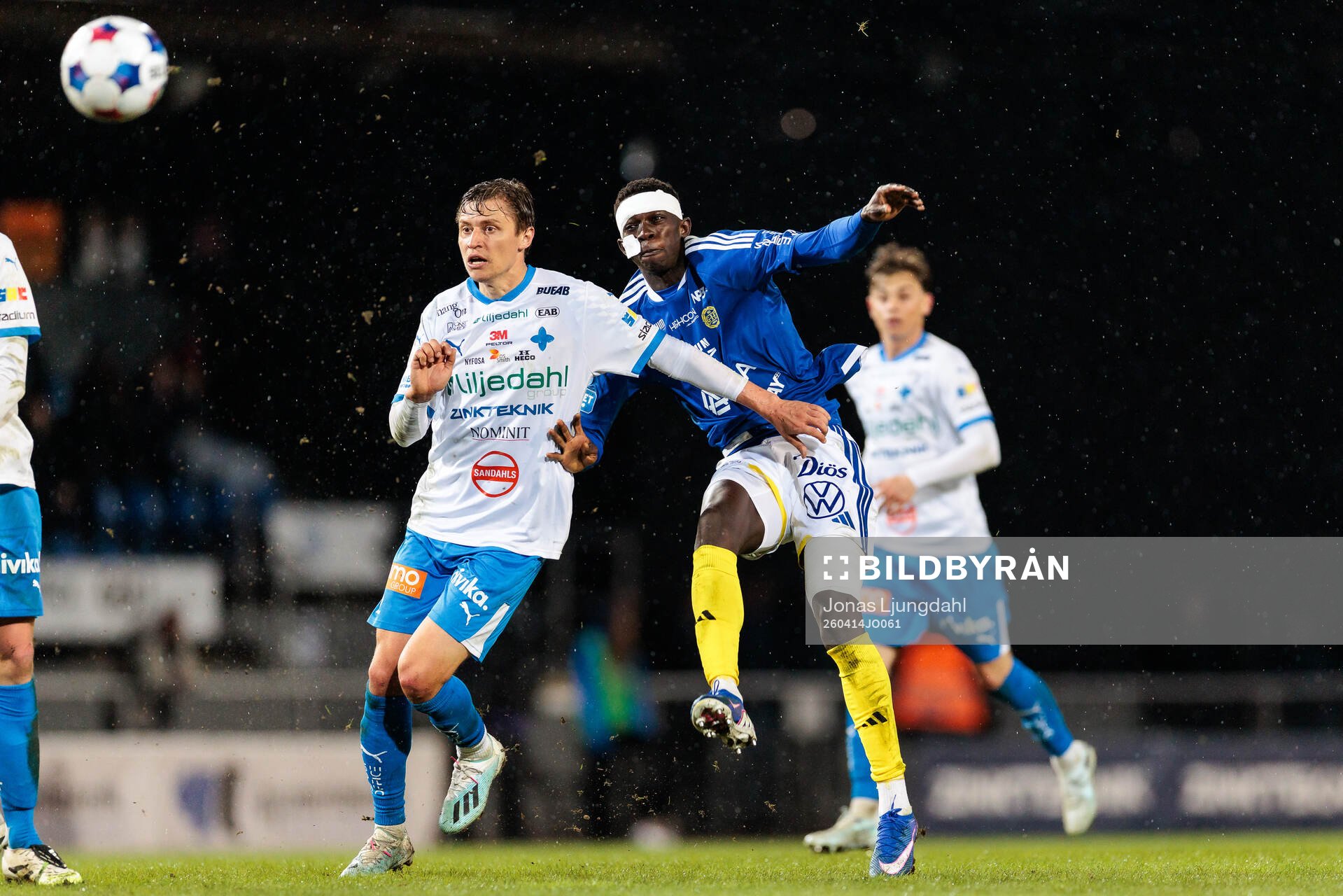 IFK Värnamos Simon Thern och GIF Sundsvalls Suwaibou Kebbeh