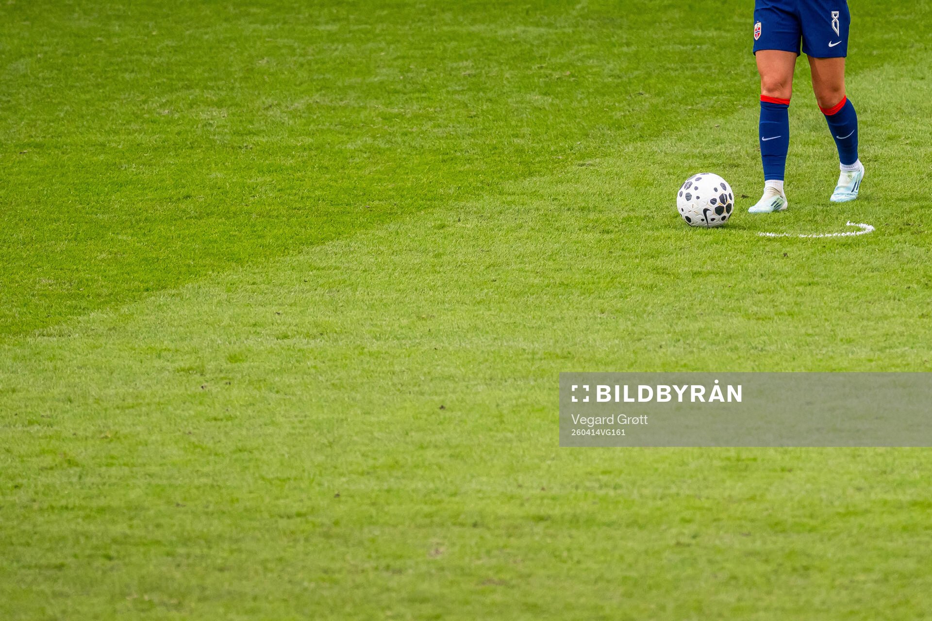 Vilde Bøe Risa of Norway with the ball