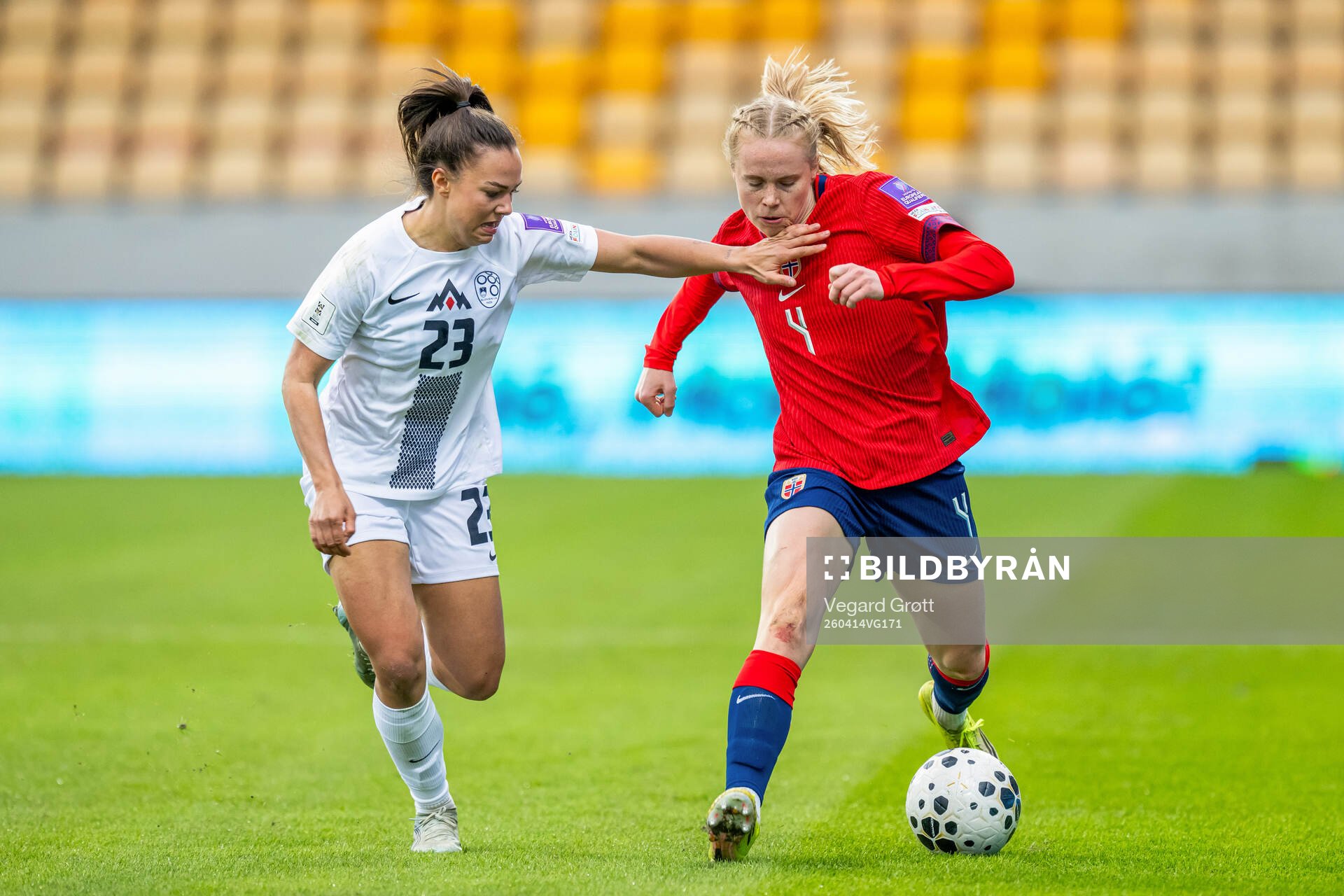 Maja Sternad of Slovenia and Julie Blakstad of Norway