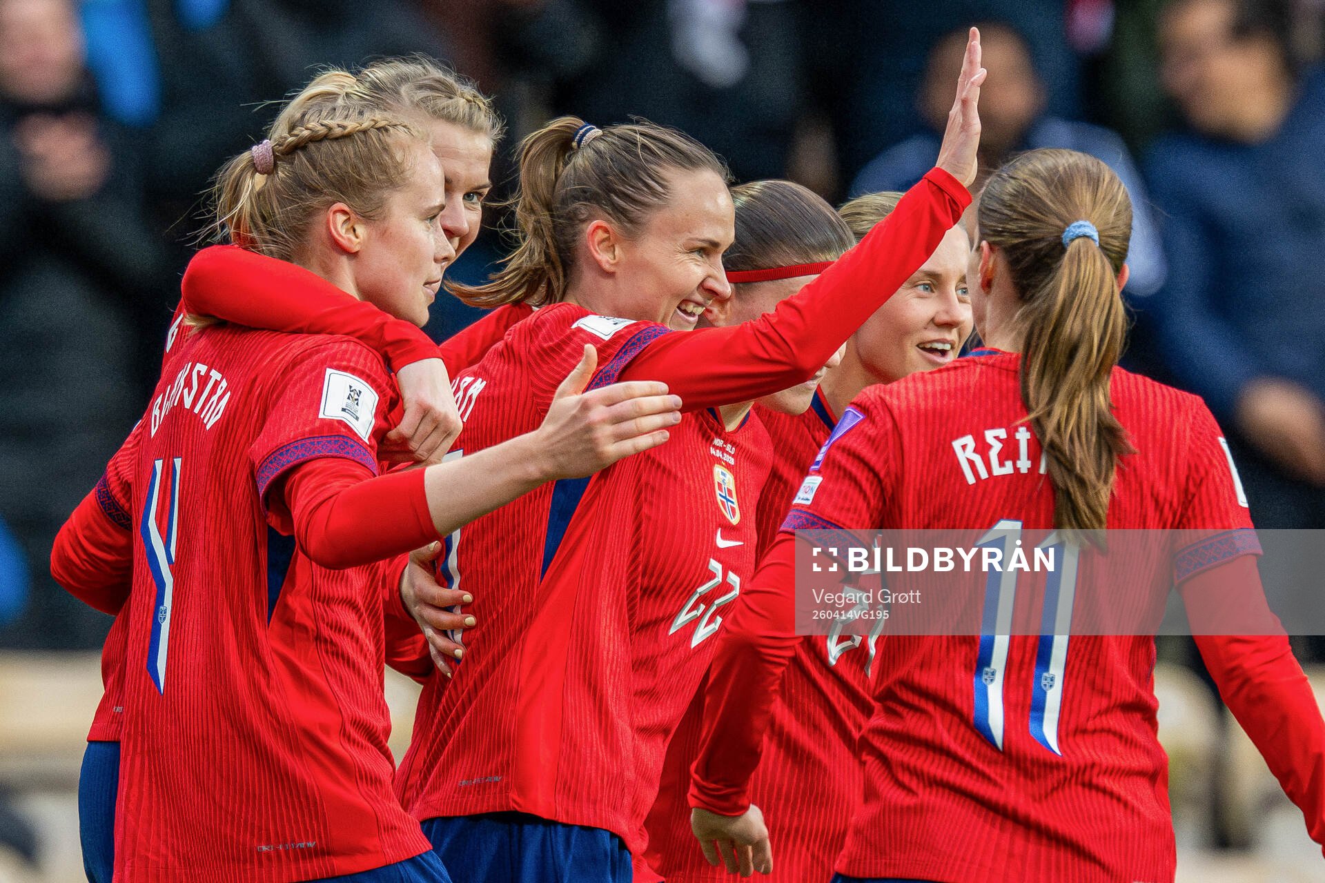 Caroline Graham Hansen of Norway celebrates with Julie