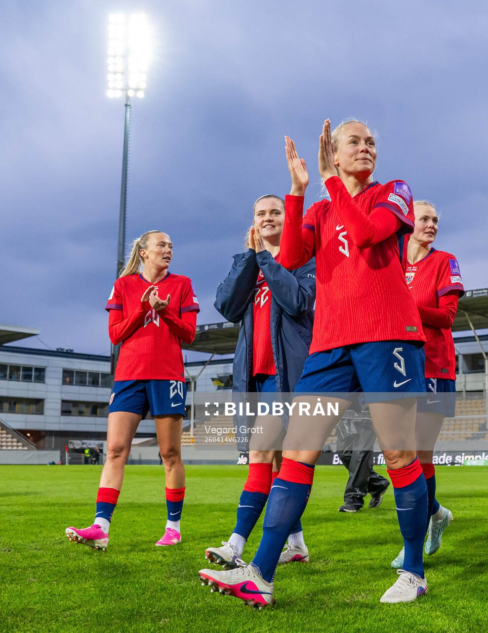 Synne Sofie Kinden Jensen, Signe Gaupset, Guro Bergsvand