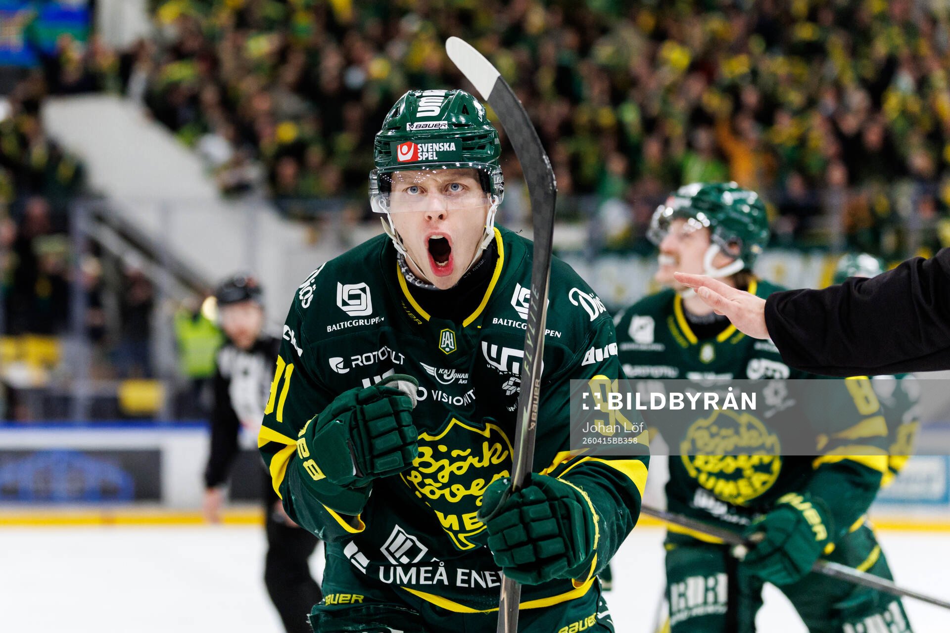 Björklövens Oscar Tellström jublar