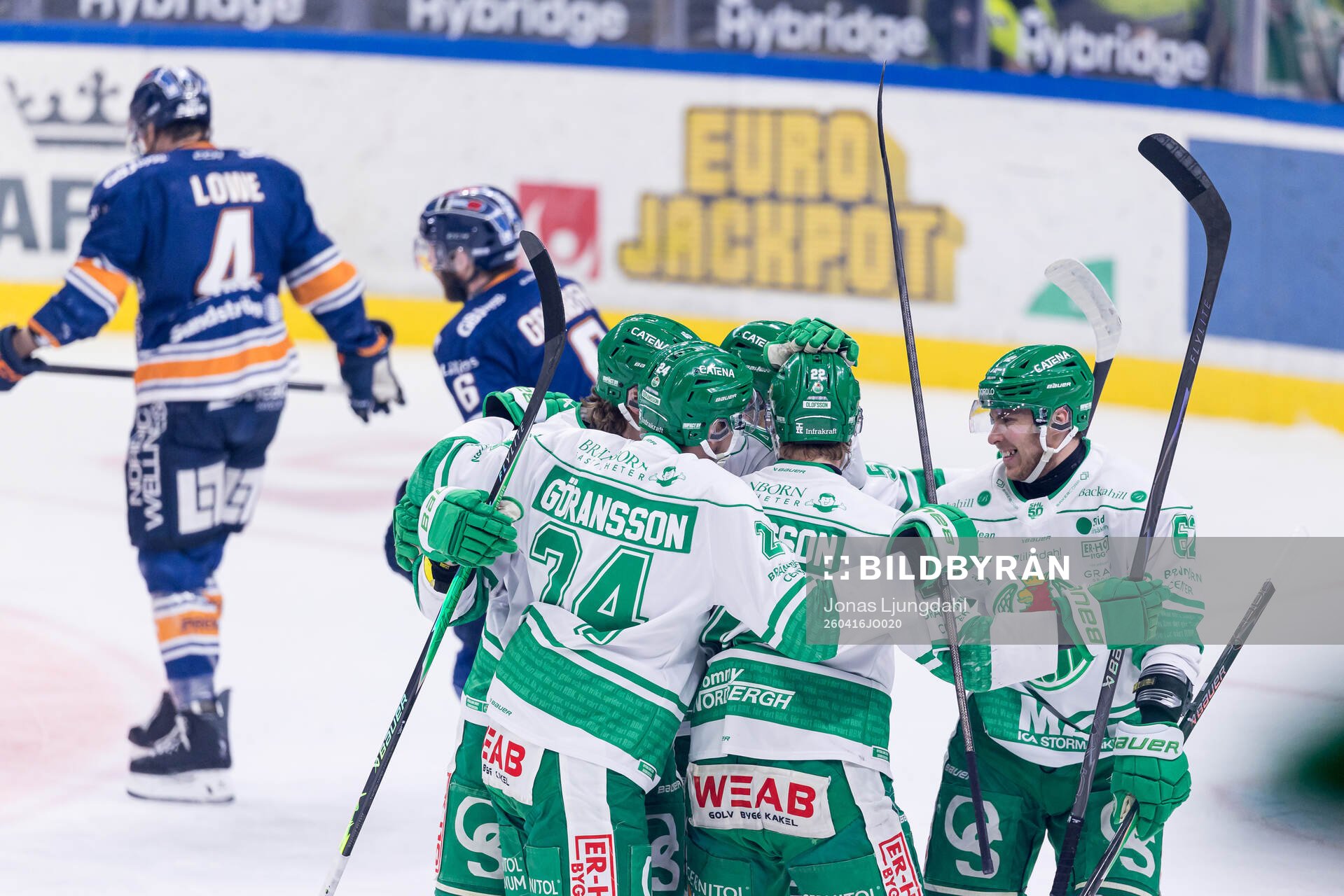 Rögles Fredrik Olofsson jublar