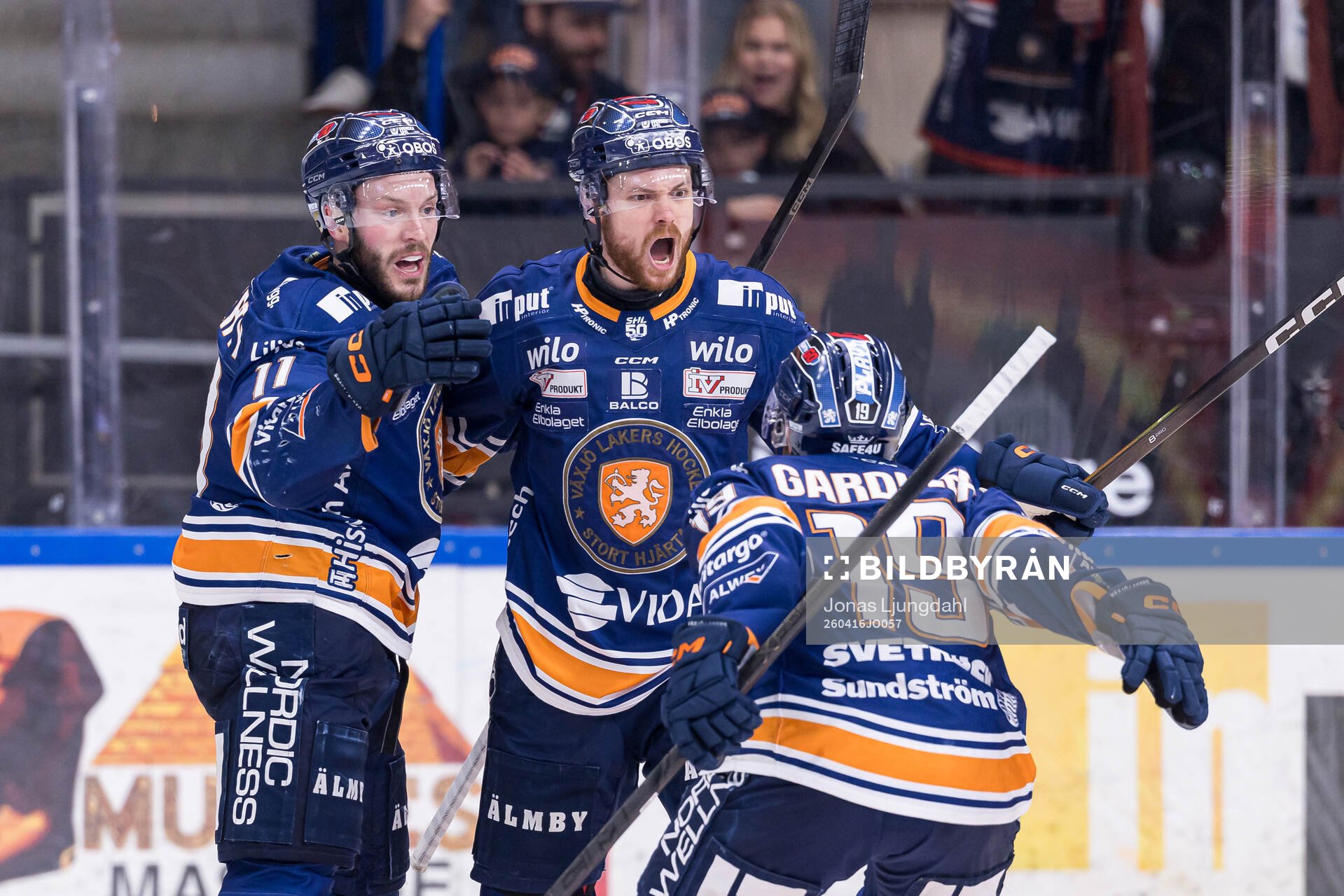 Växjös Lucas Elvenes jublar