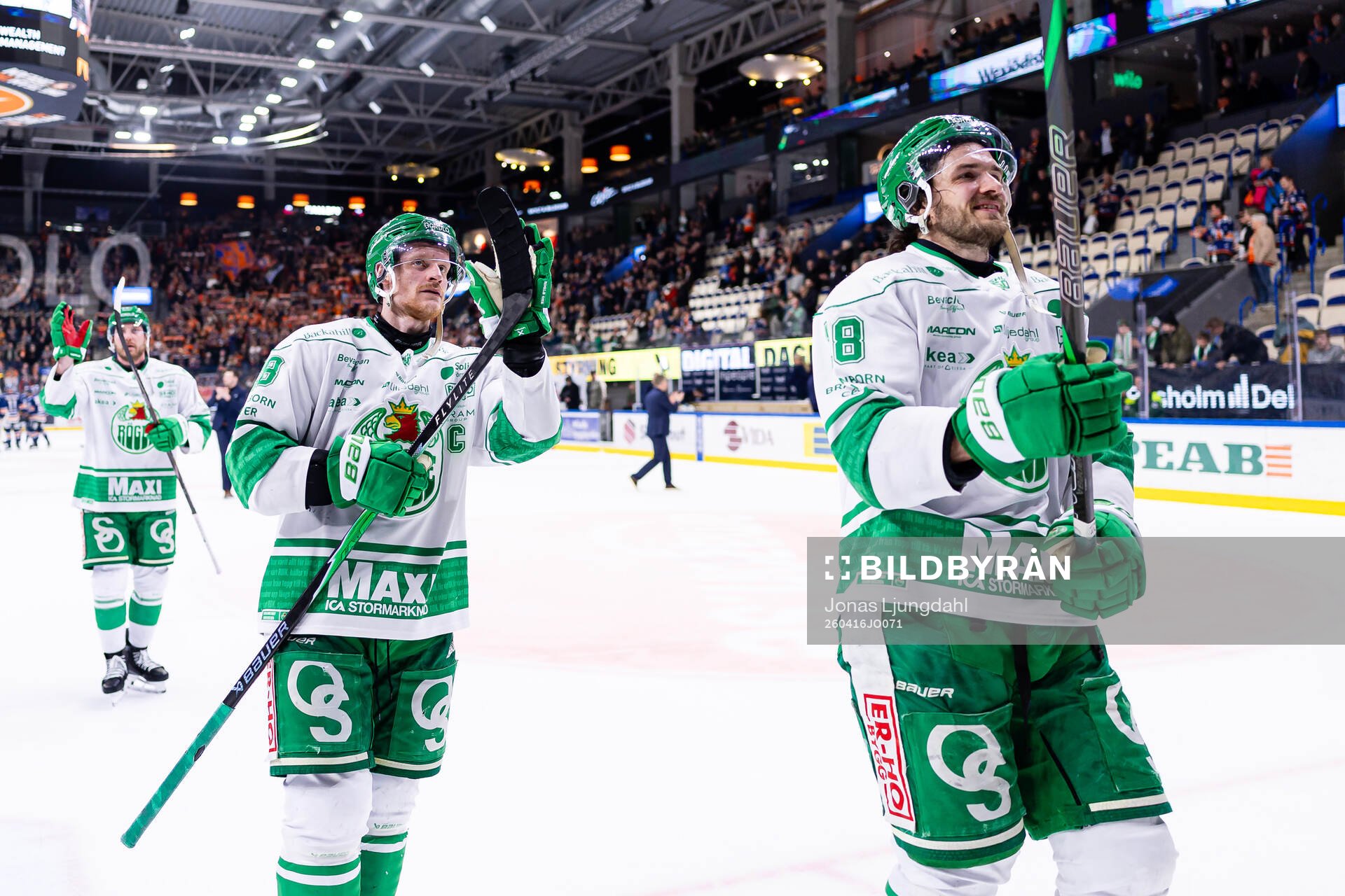 Rögles Anton Bengtsson och Dennis Everberg jublar