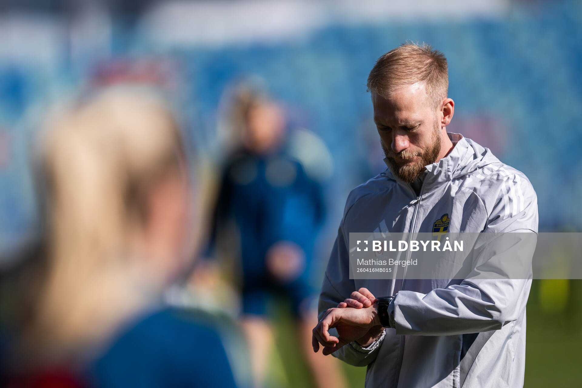 Naprapath Ludvig Axelsson of the Swedish women's national