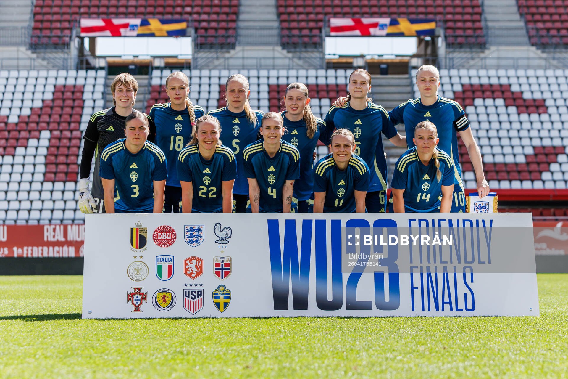 Goalkeeper Moa Edrud, Lisa Löwing, Alice Bergström, Emma