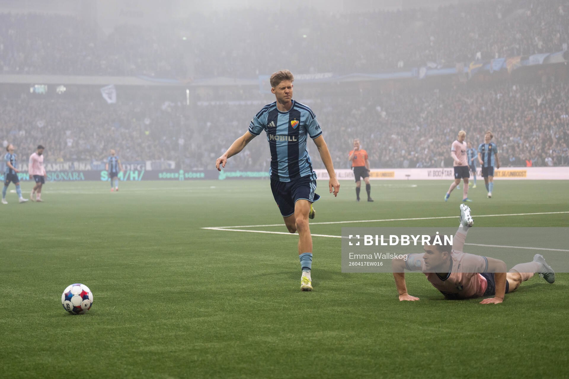 Djurgårdens Patric Åslund och Malmö FFs Gabriel Busanello