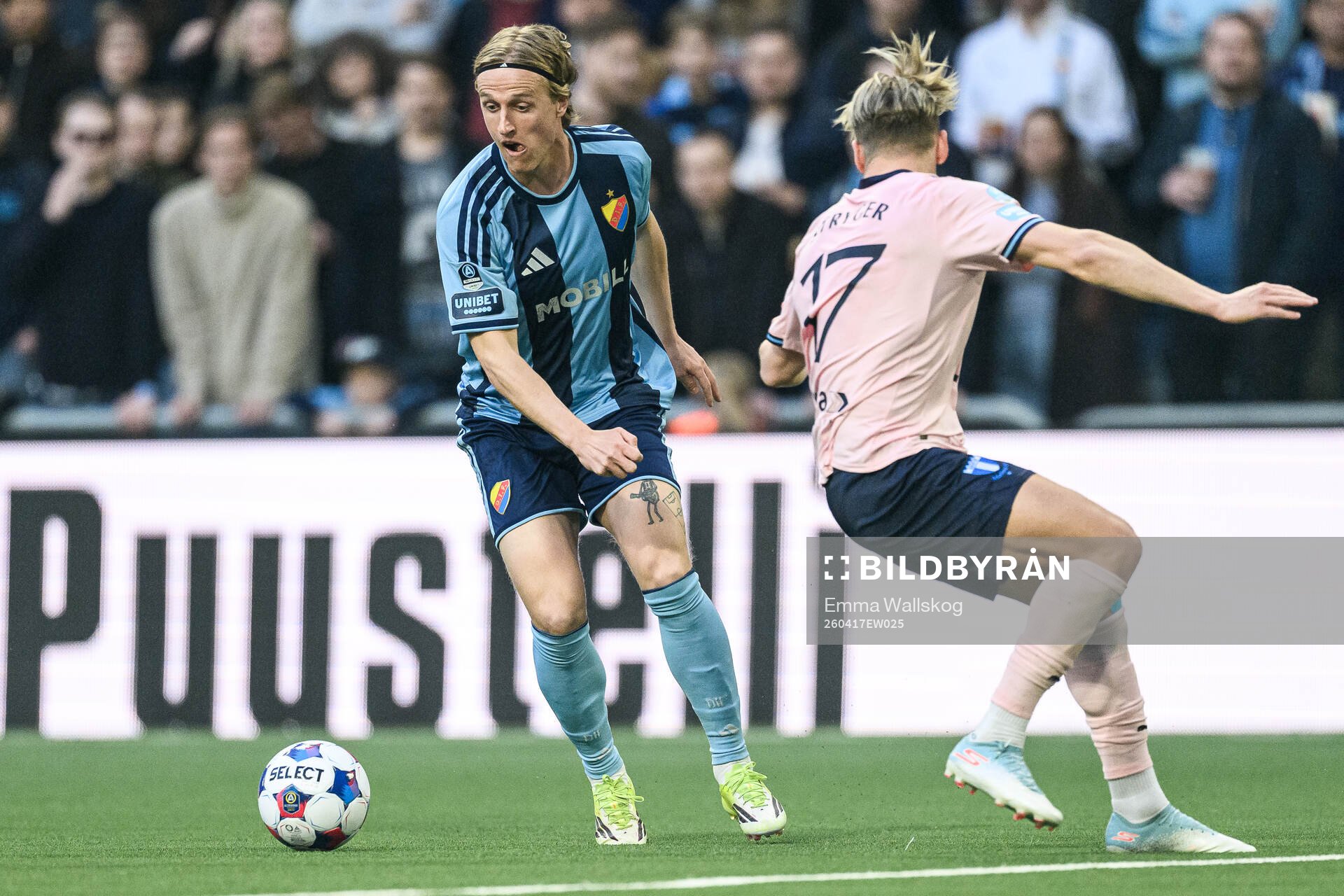 Djurgårdens Jeppe Okkels och Malmö FFs Jens Stryger Larsen