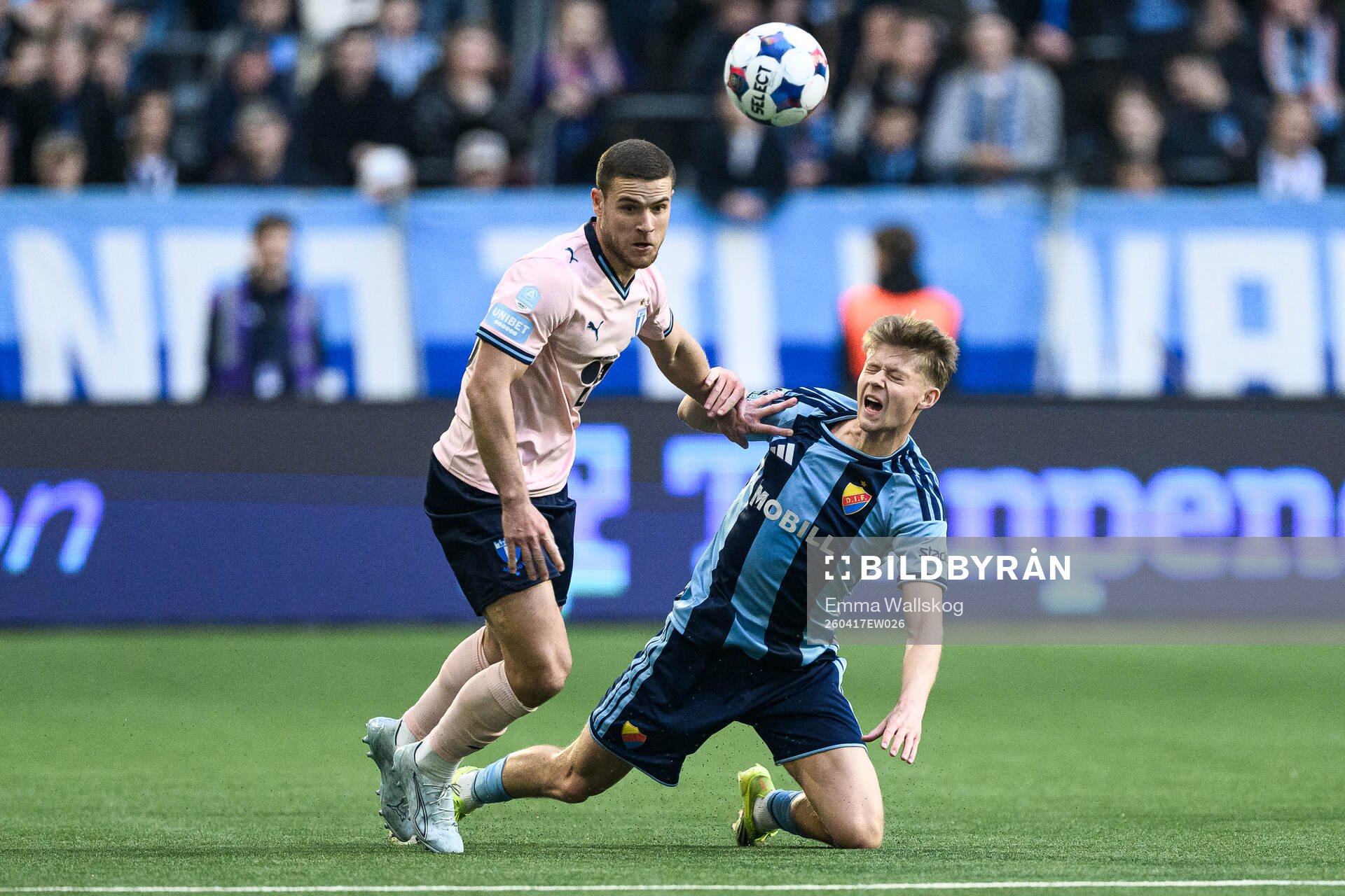 Malmö FFs Gabriel Busanello och Djurgårdens Patric Åslund