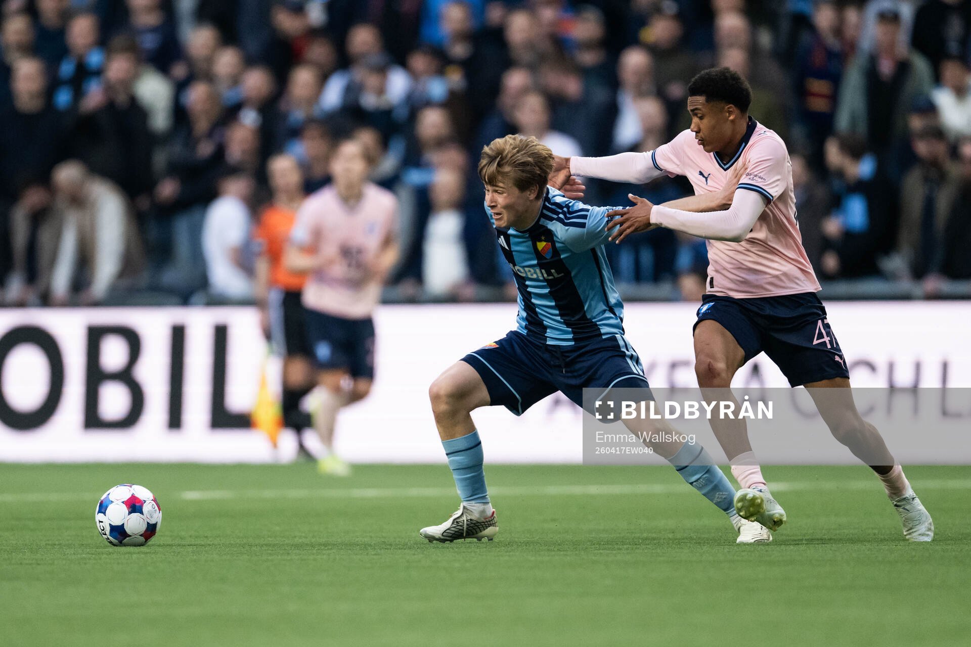 Djurgårdens Bo Hegland och Malmö FFs  Theodor Lundbergh