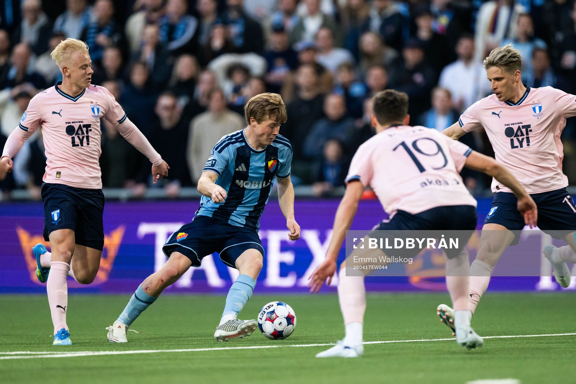 Malmö FFs Otto Rosengren och Jens Stryger Larsen mot