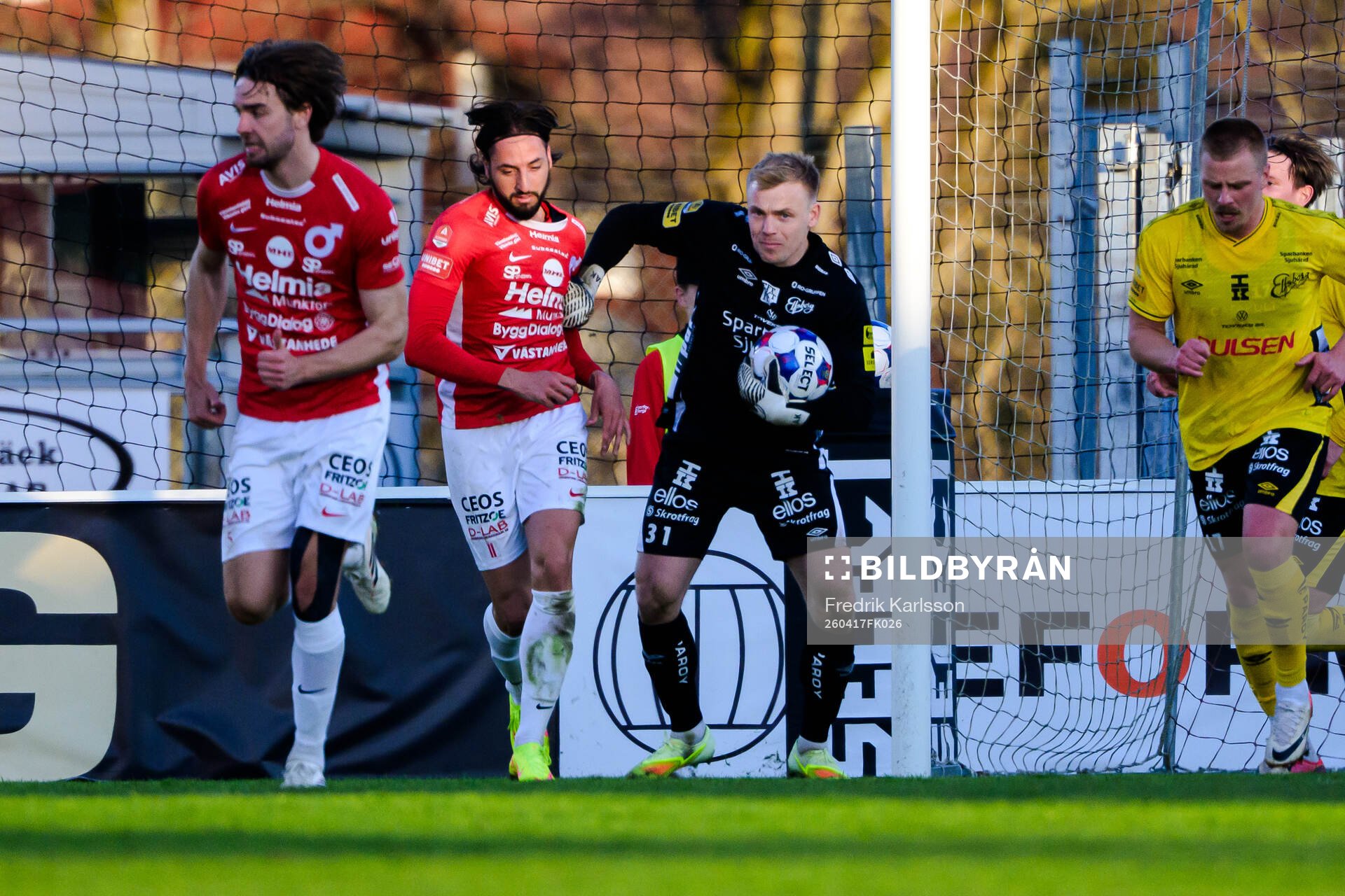 Degerfors Dijan Vukojevic och Elfsborgs målvakt Isak