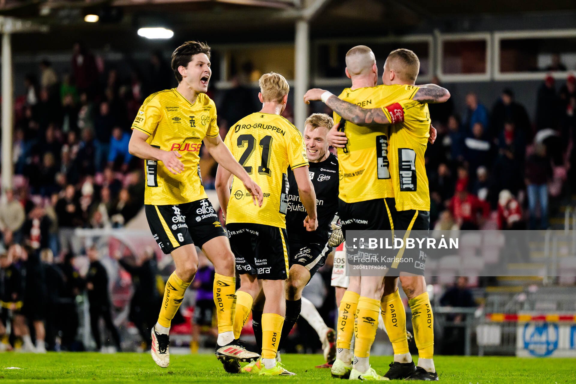 Elfsborgs Rasmus Wikström jublar med lagkamrater