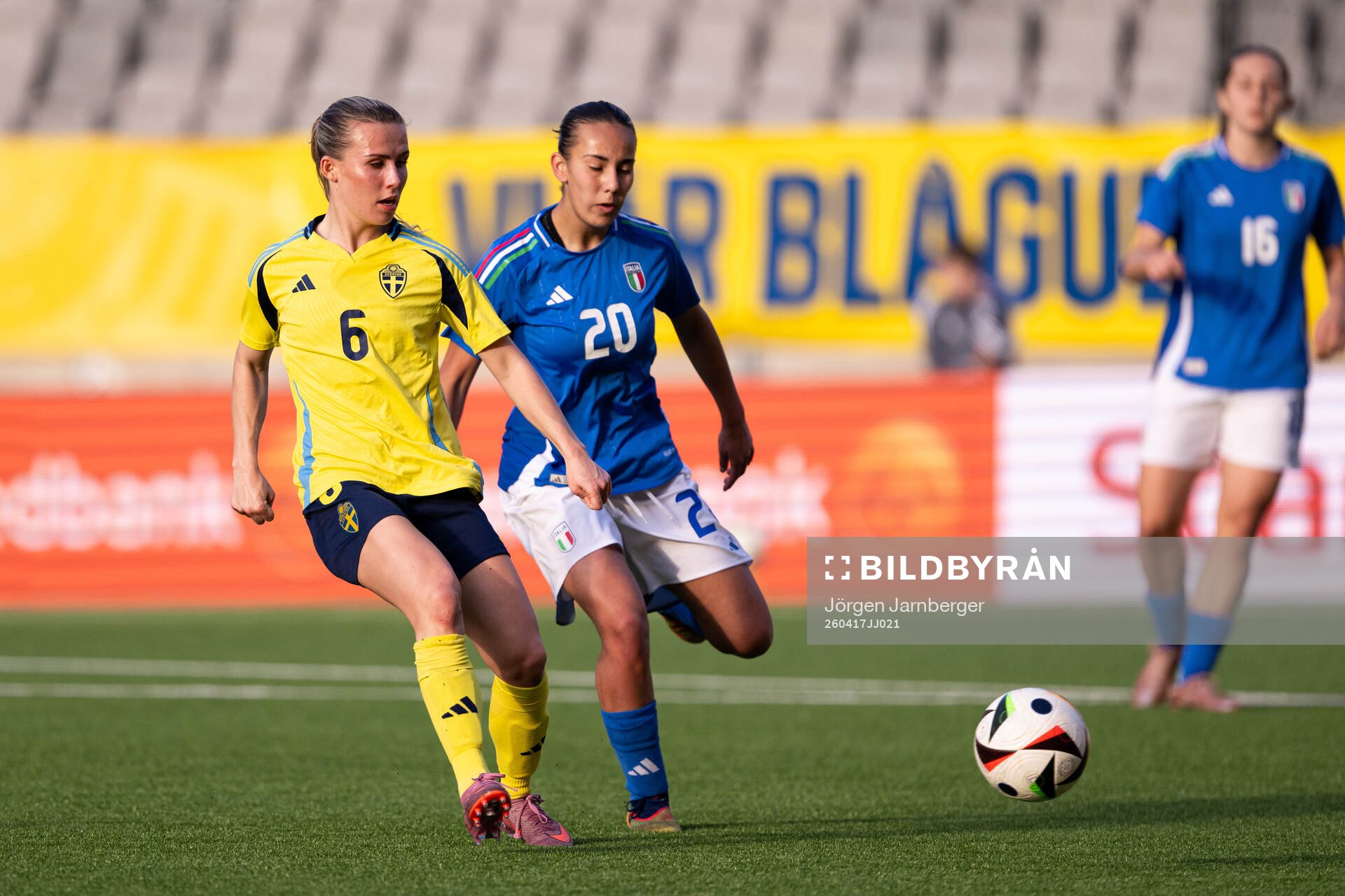 Nathalie Staaf of Sweden and Rachele Giudici of Italy