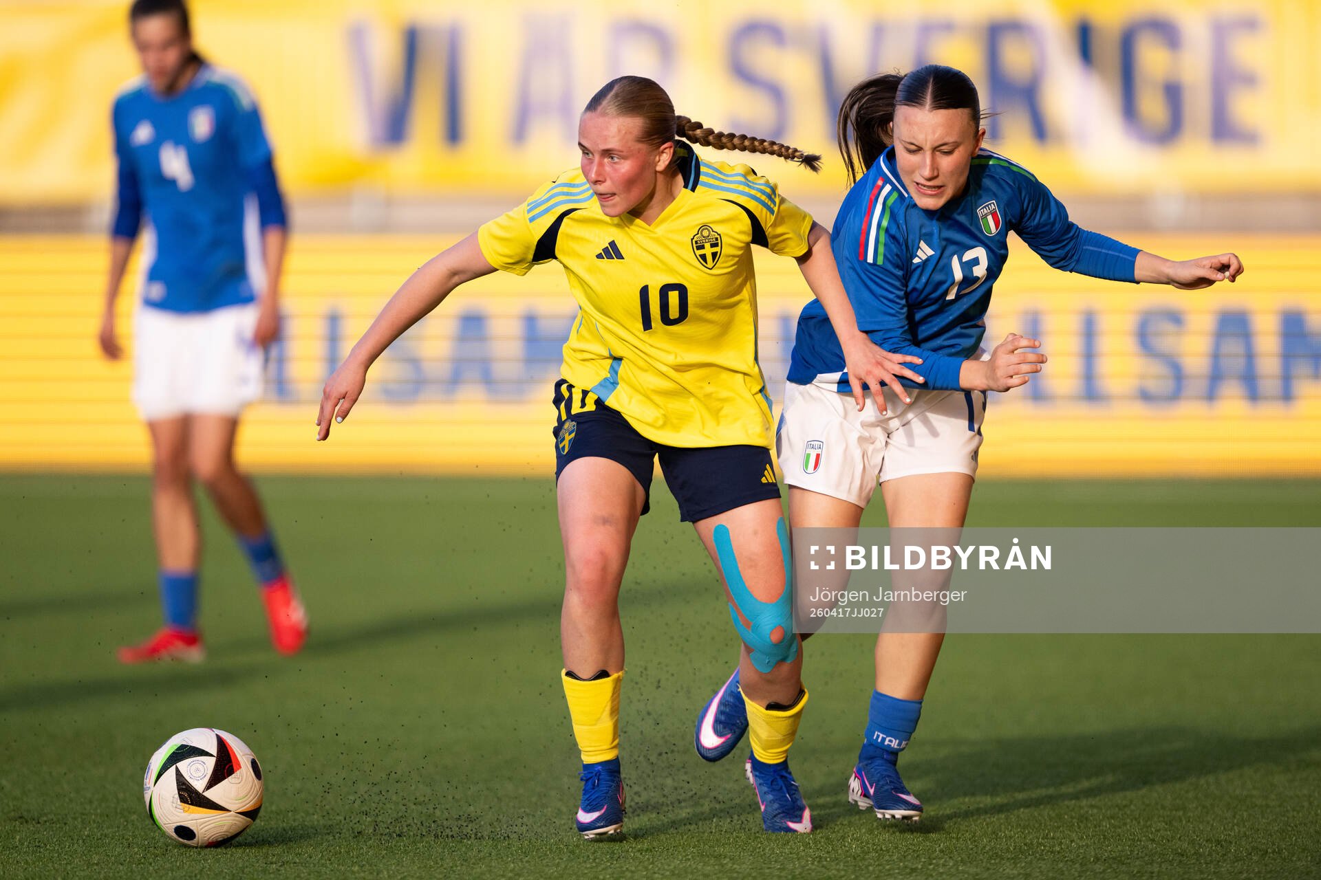 Nova Selin of Sweden and Martina Tosello of Italy