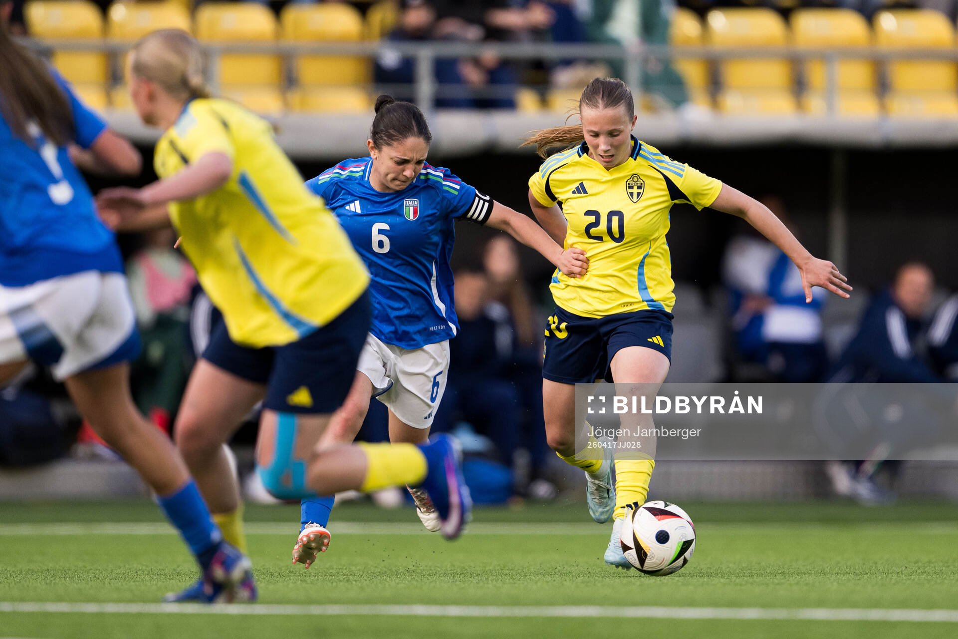 Maya Cherubini of Italy and Fanny Peterson of Sweden