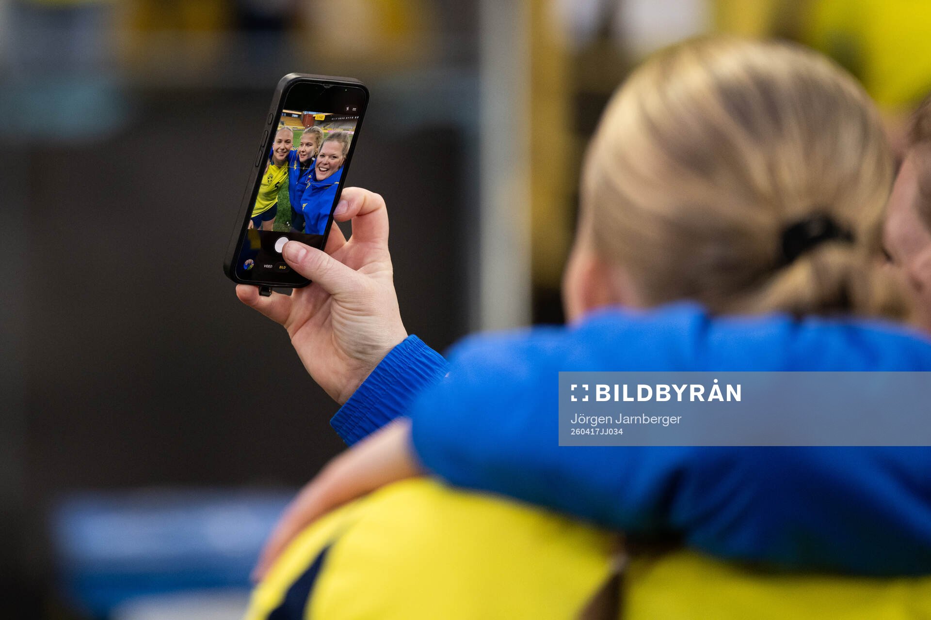 Players of Sweden celebrates