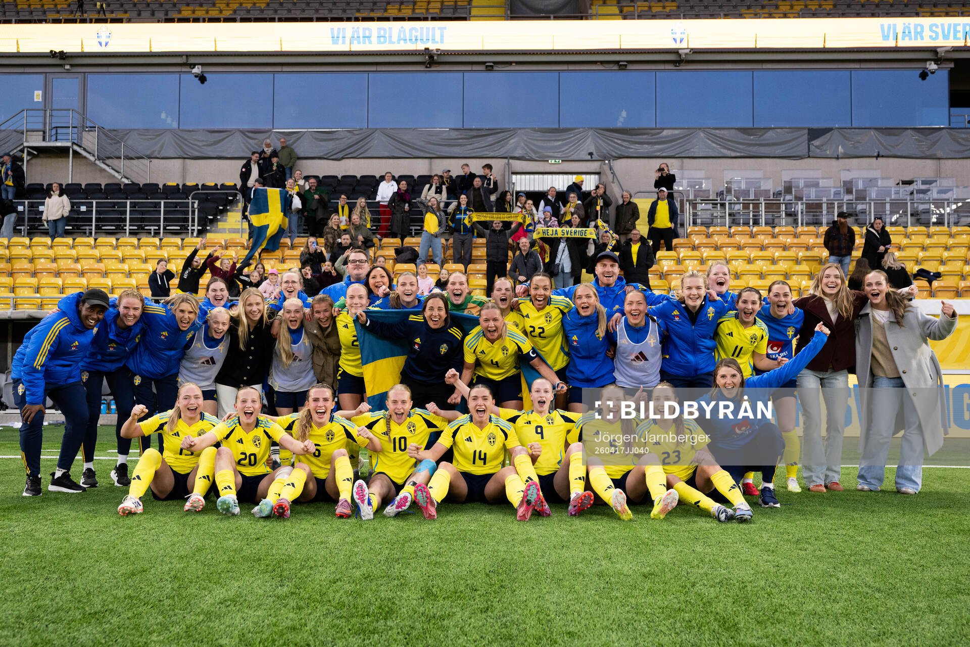 Players of Sweden celebrates