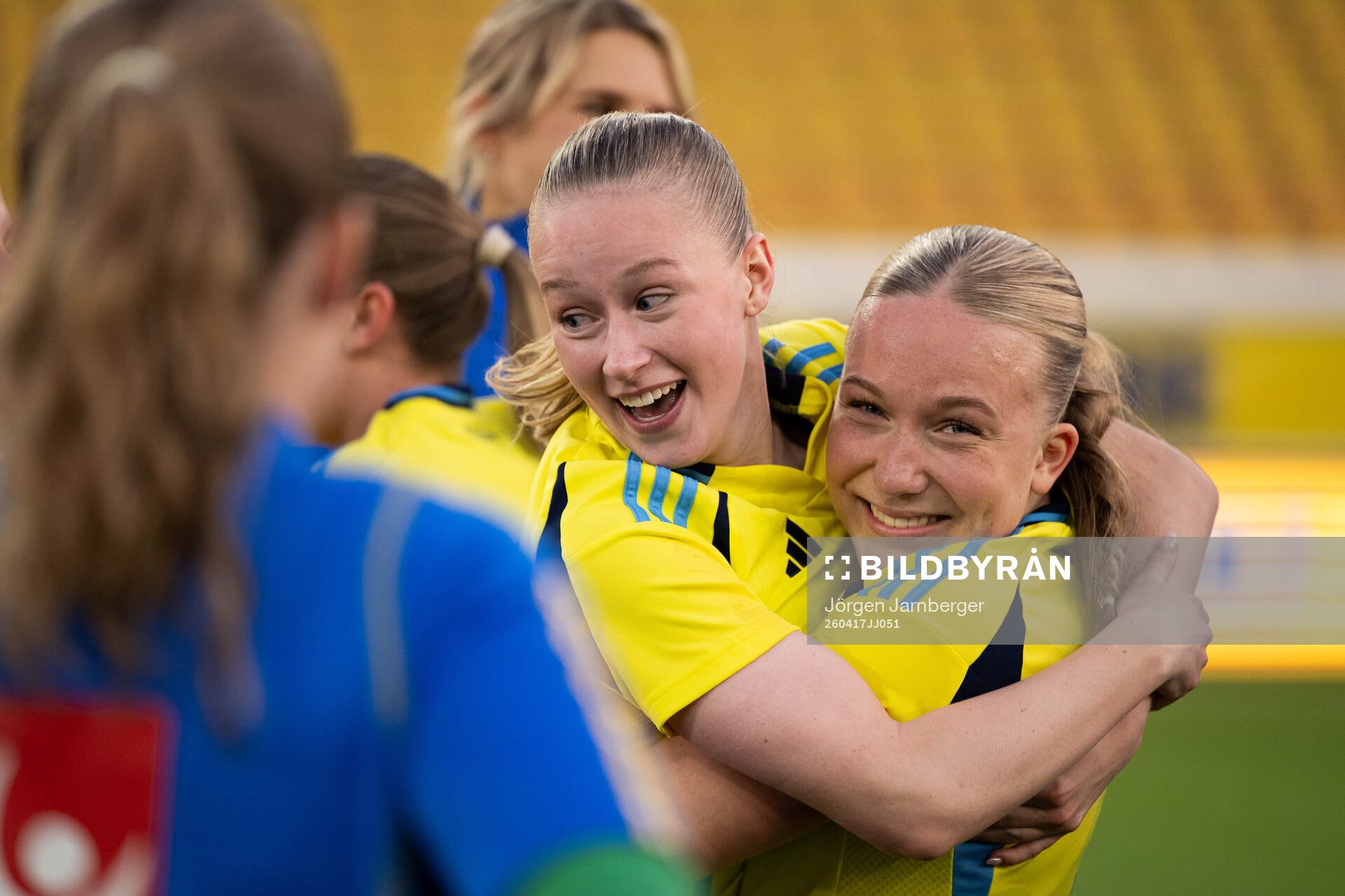 Players of Sweden celebrates