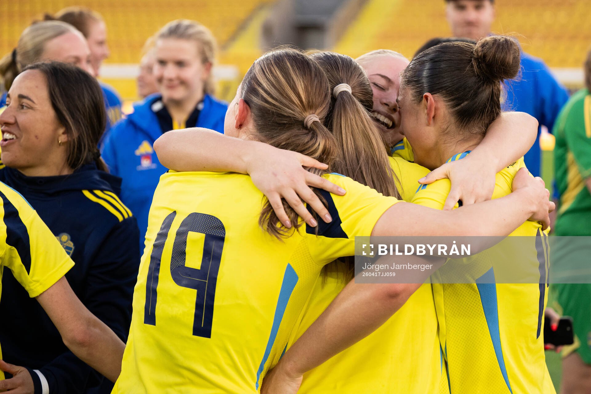 Players of Sweden celebrates