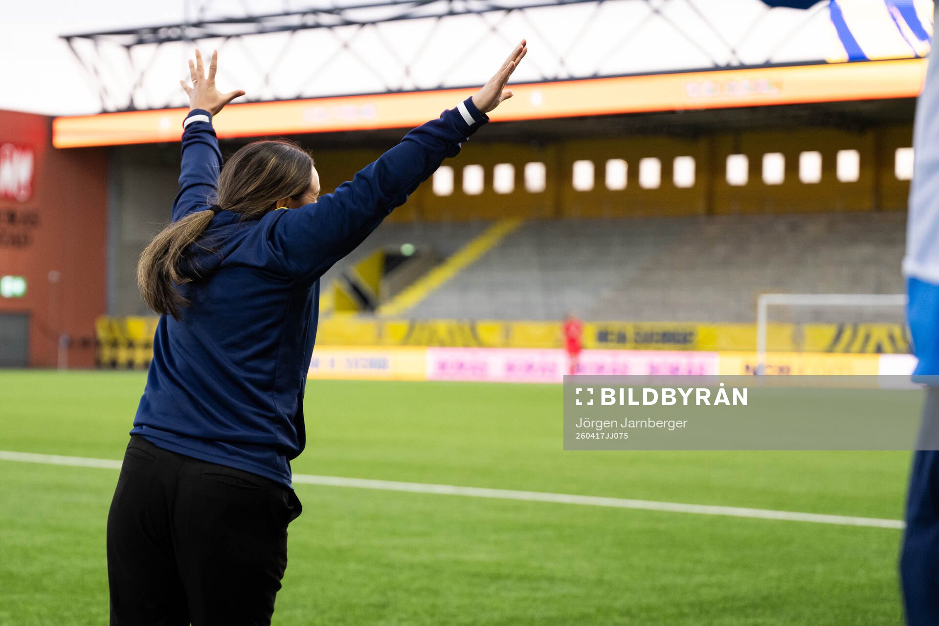 Coach Briana Campos of Sweden celebrate