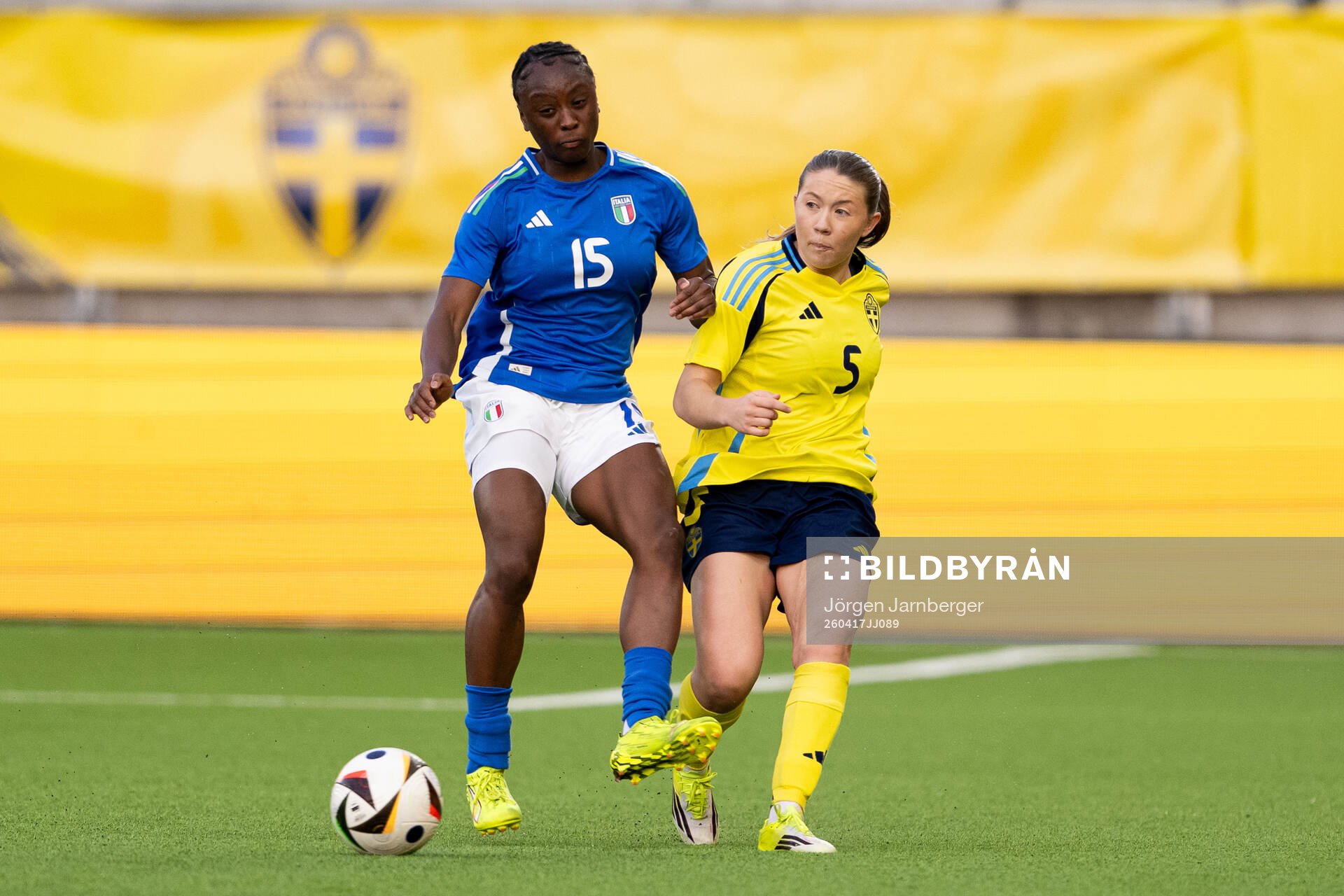 Karen Appiah Amoakoah of Italy and Paula Broddner Klingspor