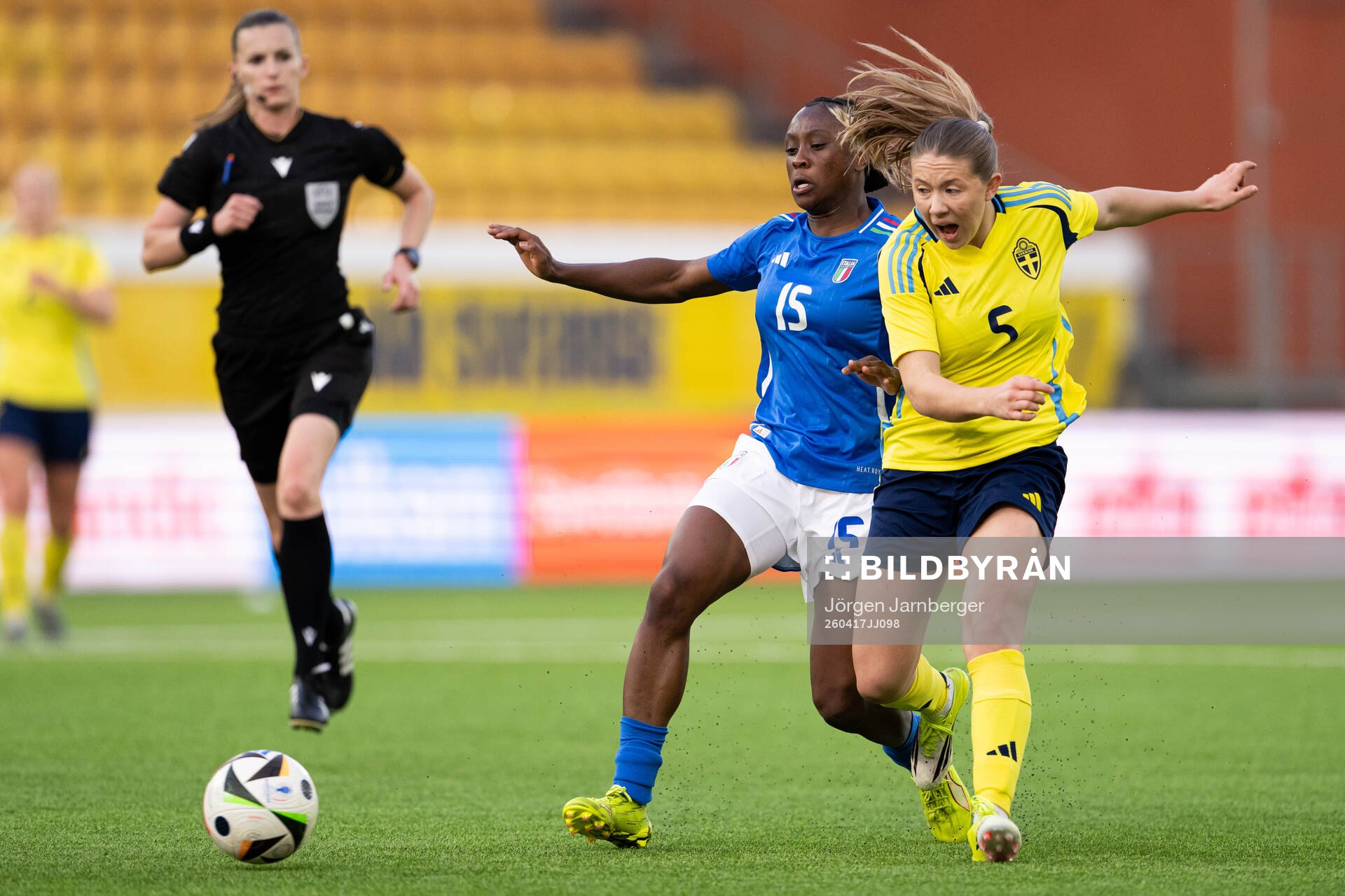 Karen Appiah Amoakoah of Italy and Paula Broddner Klingspor
