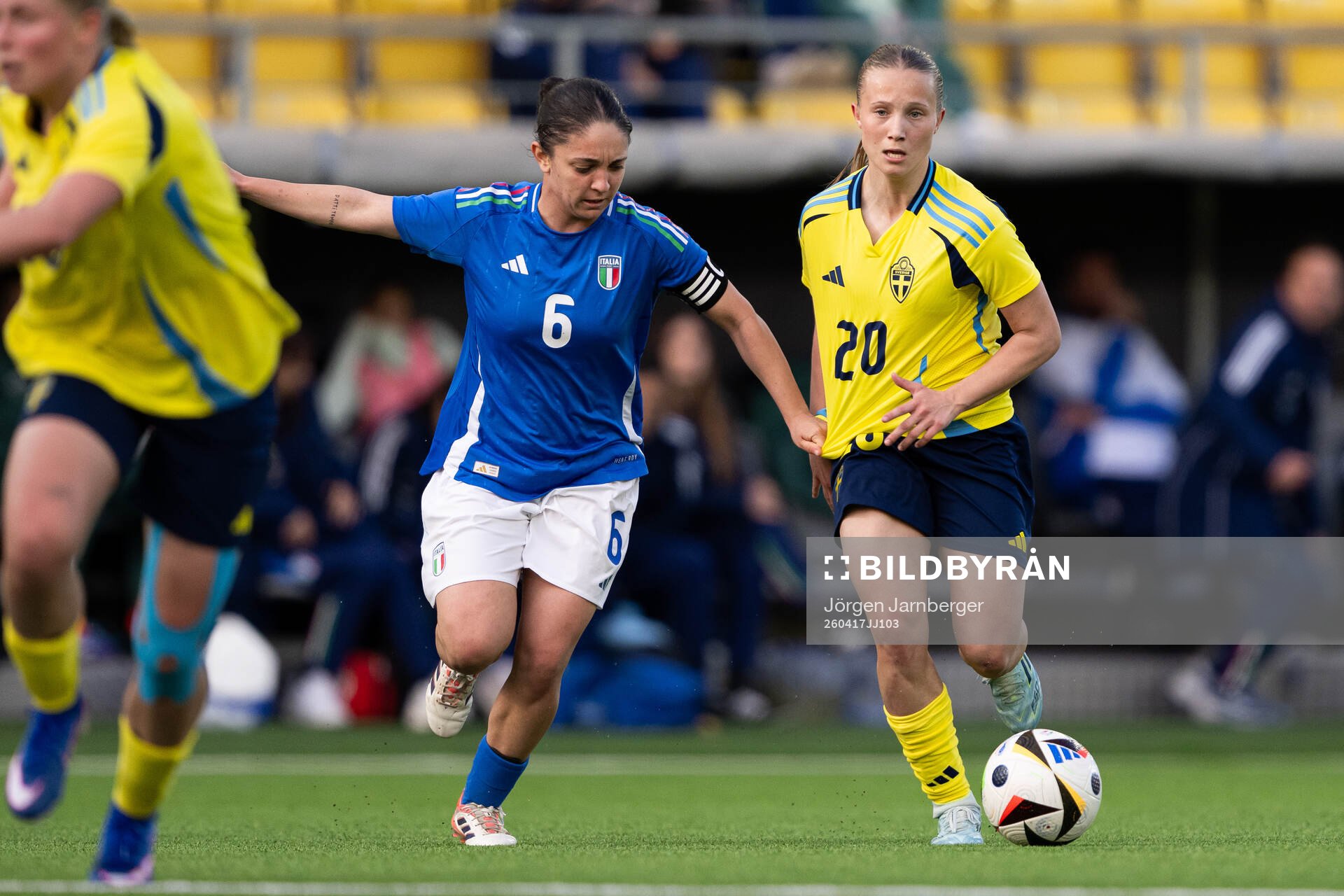 Maya Cherubini of Italy and Fanny Peterson of Sweden