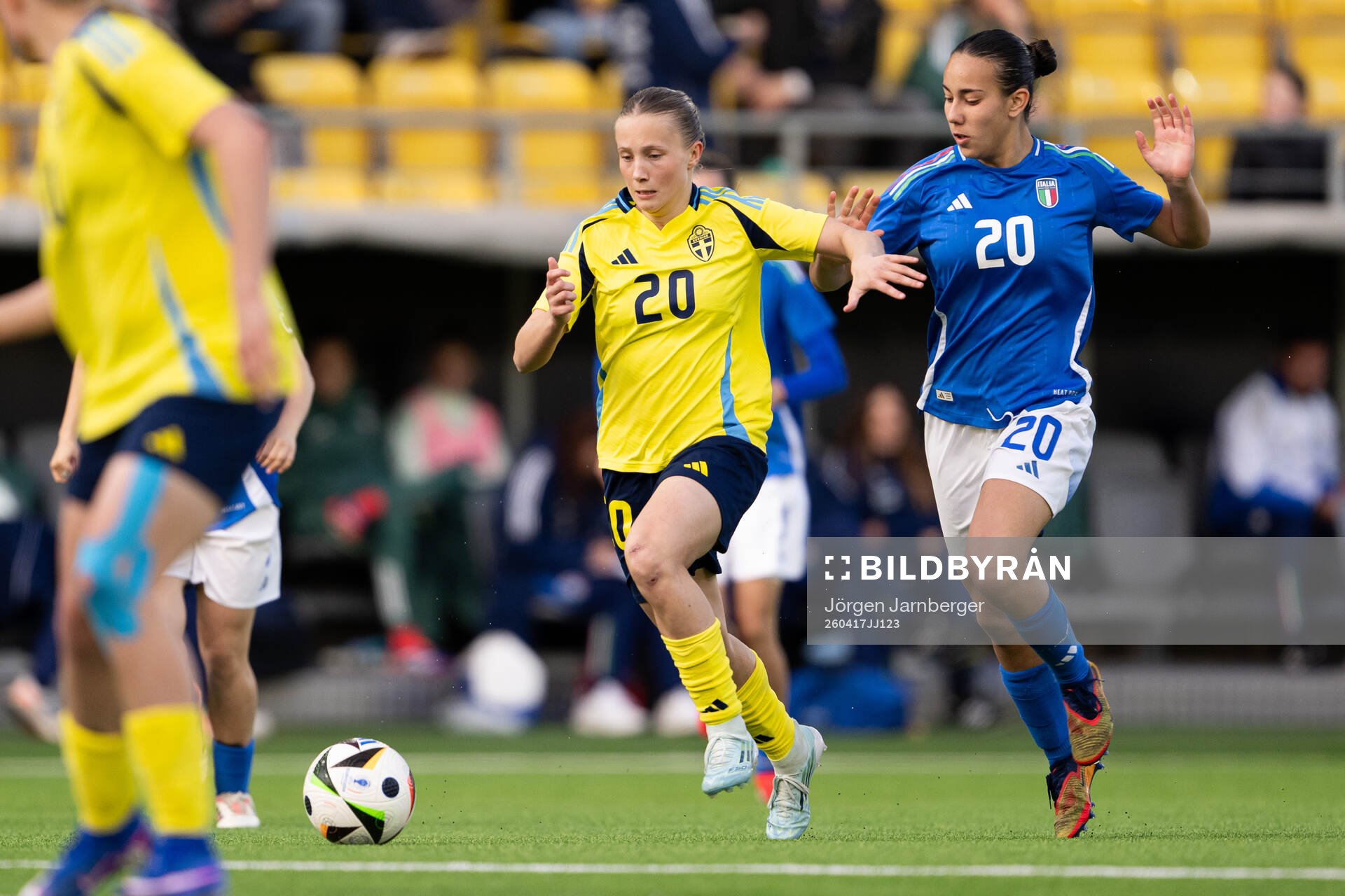 Fanny Peterson of Sweden and Rachele Giudici of Italy