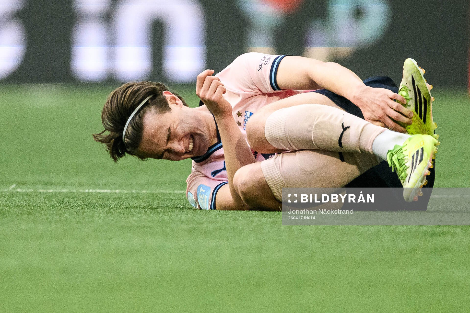 Malmö FFs Oscar Sjöstrand har ont