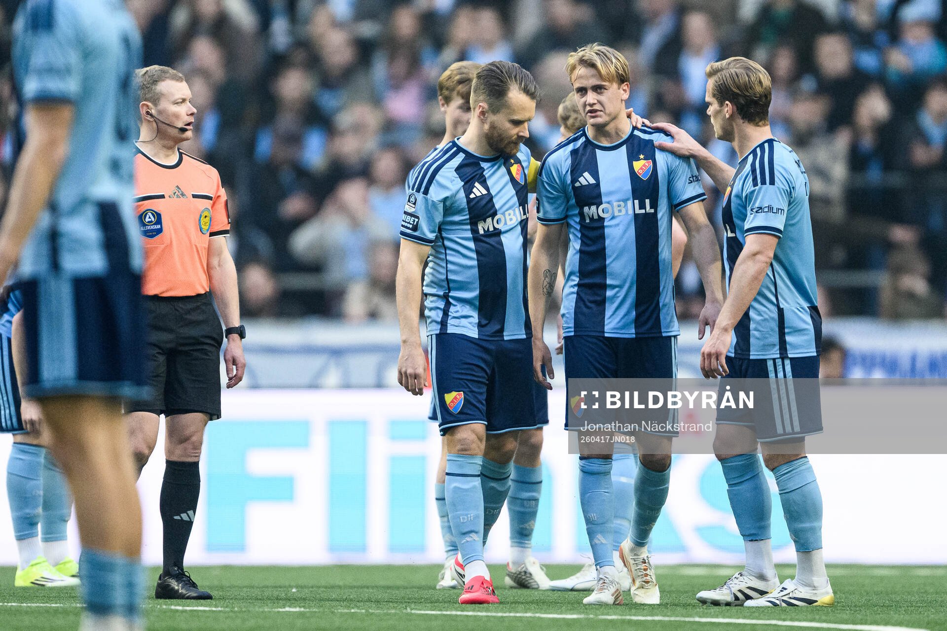 Djurgårdens Oskar Fallenius har ont