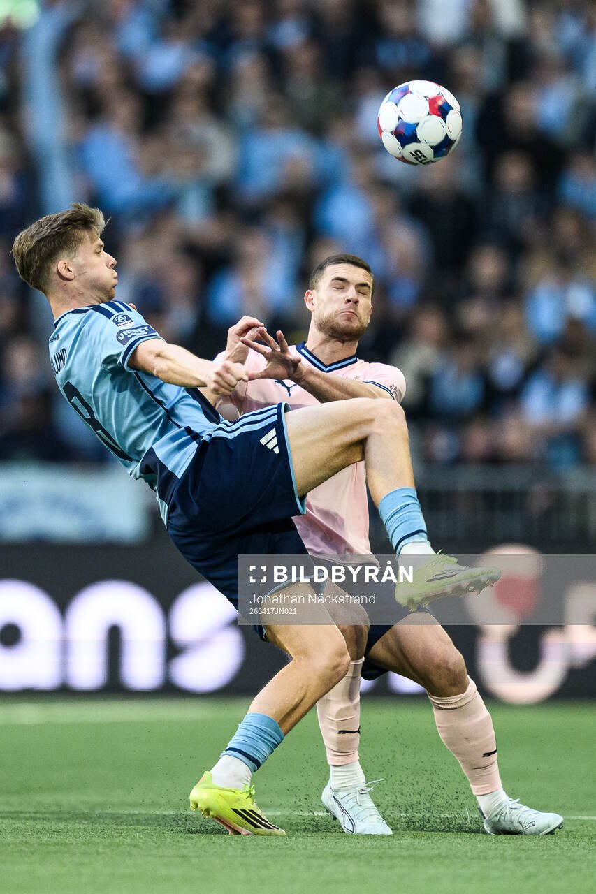 Djurgårdens Patric Åslund och Malmö FFs Gabriel Busanello