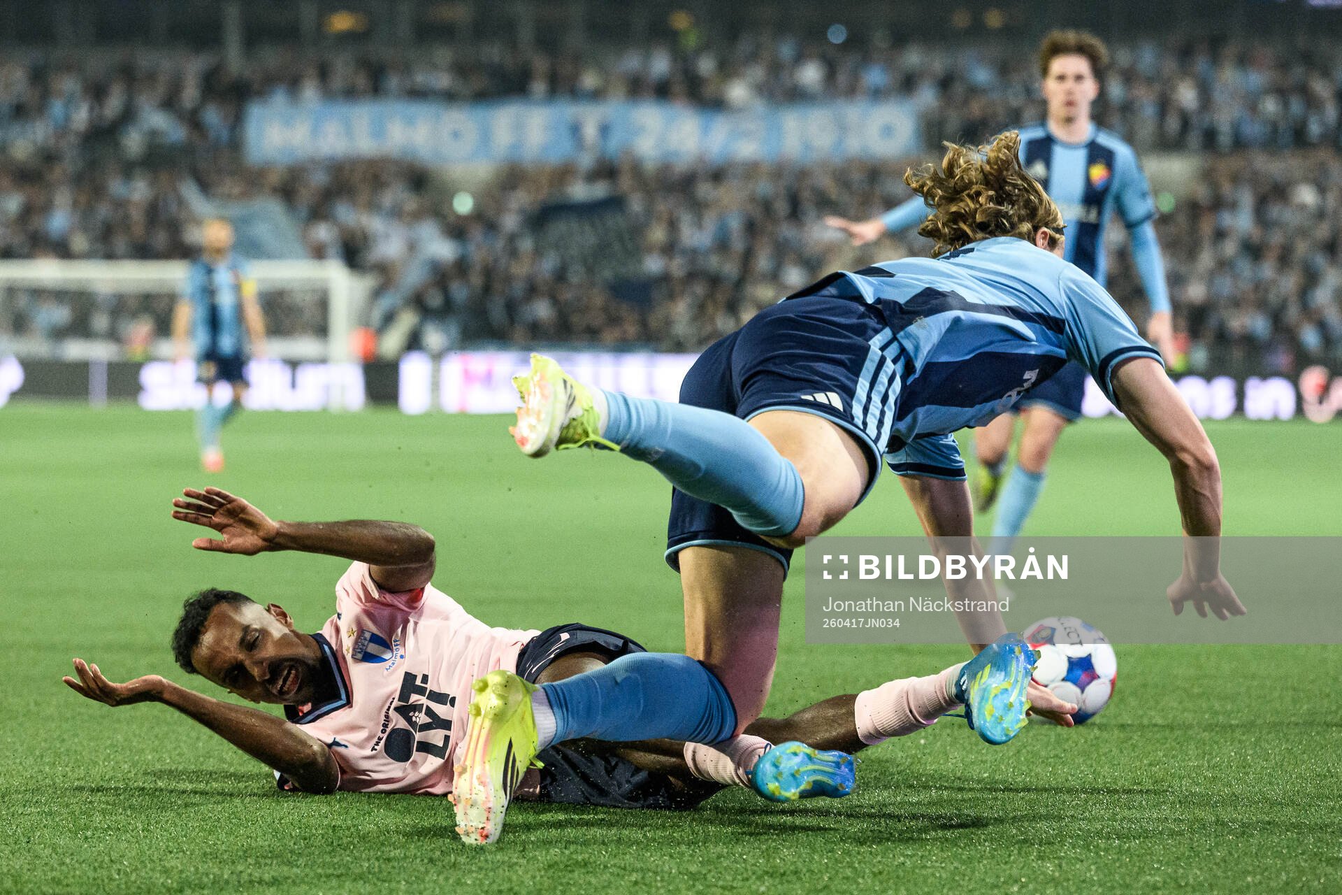 Malmö FFs Taha Ali och Djurgårdens Jeppe Okkels