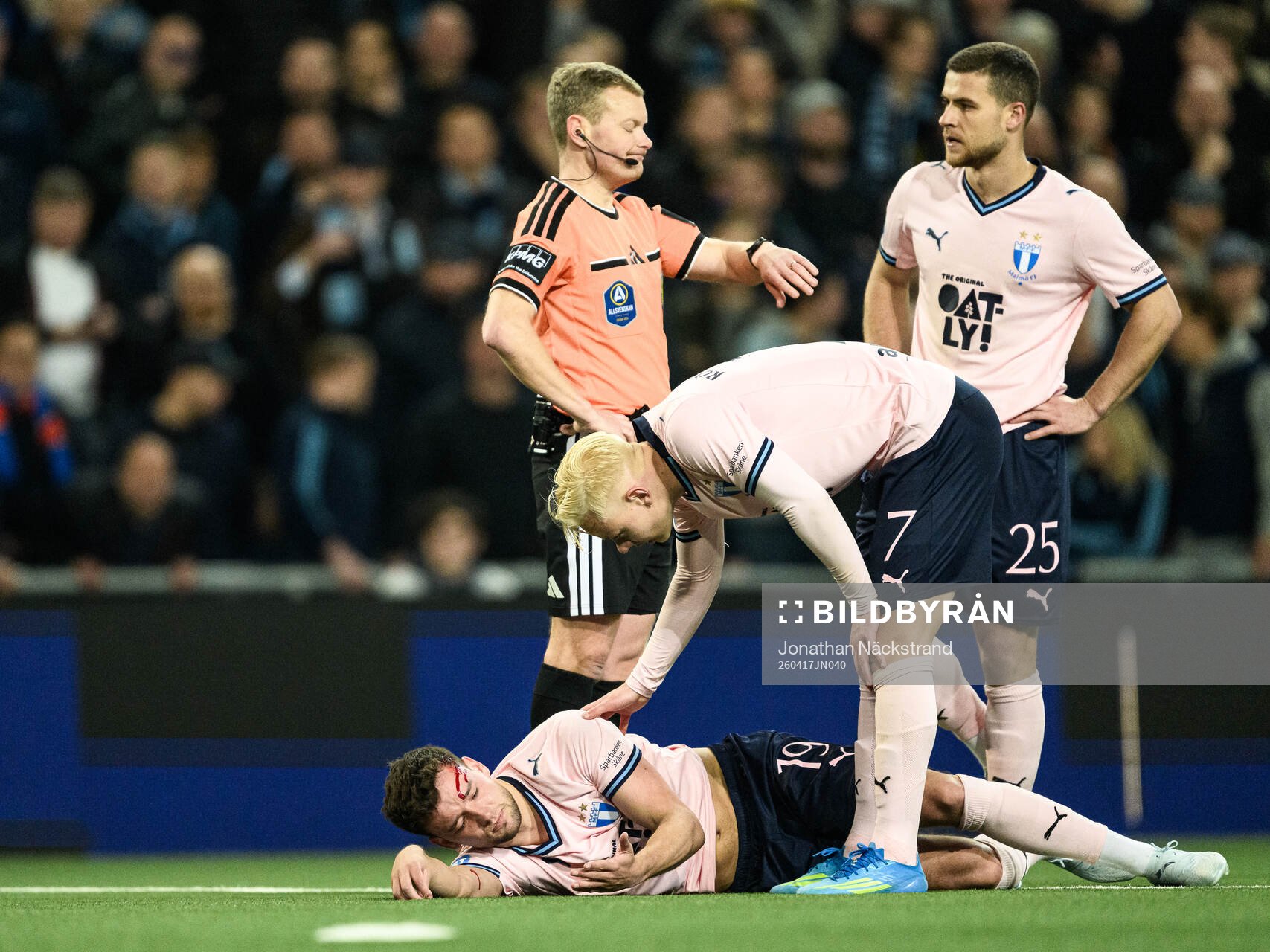 Malmö FFs Colin Rösler har ont