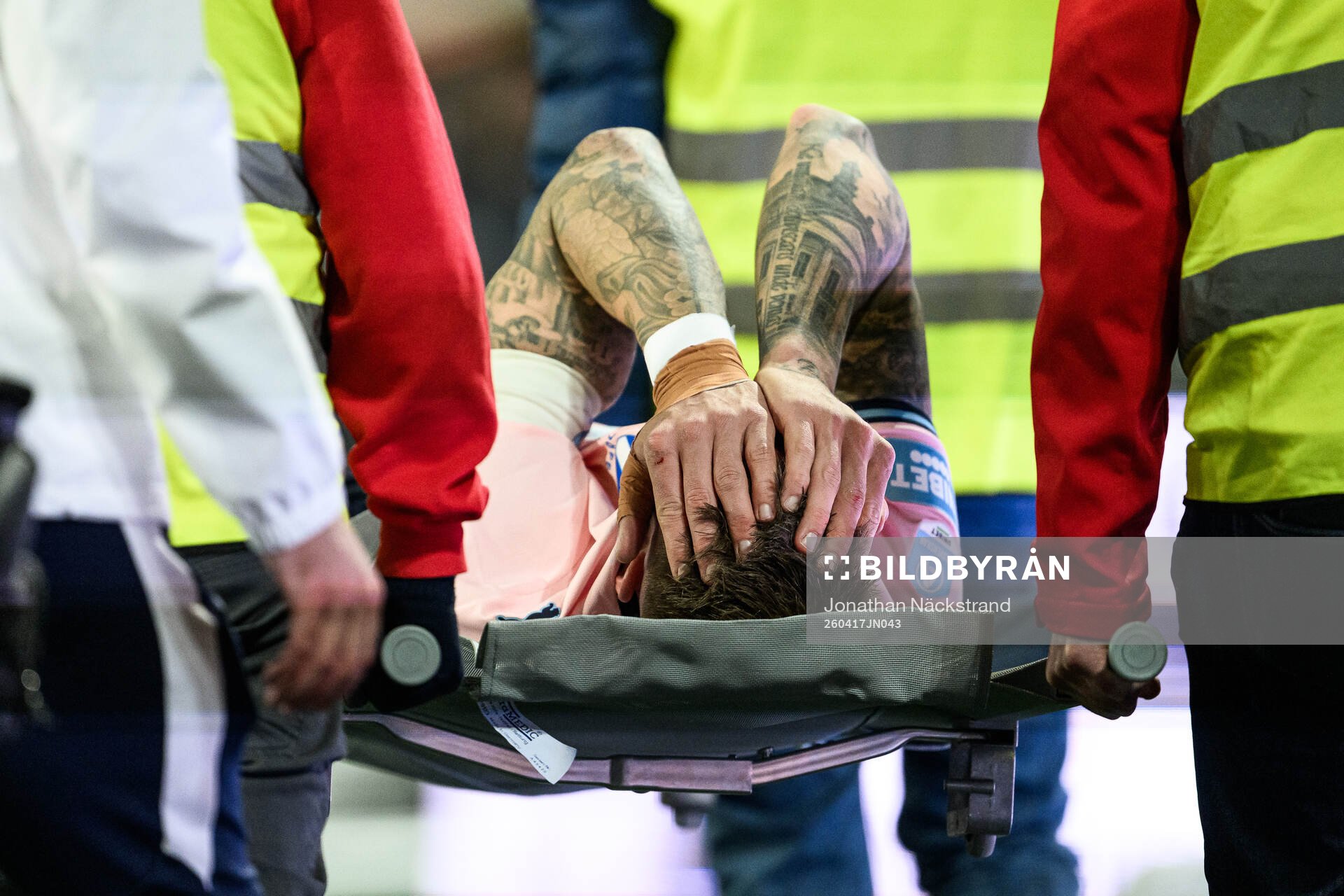 Malmö FFs Pontus Jansson har ont