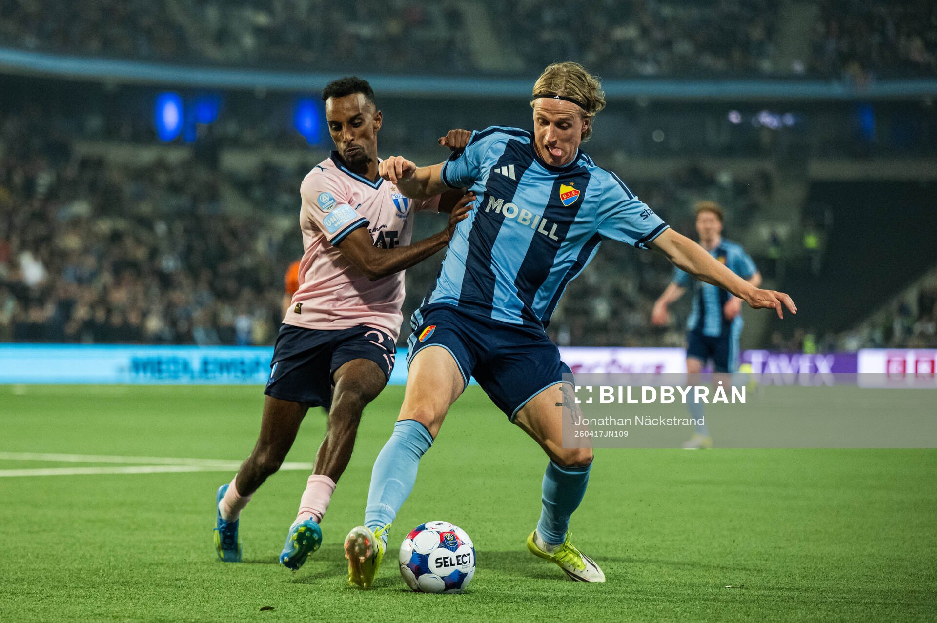 Malmö FFs Taha Ali och Djurgårdens Jeppe Okkels