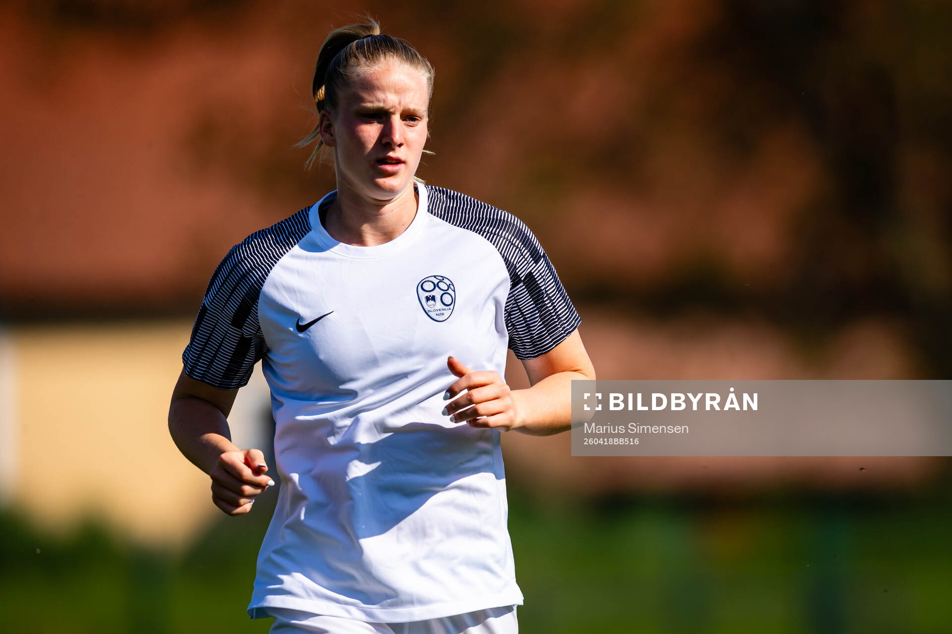 Zara Kramžar of Slovenia warms up