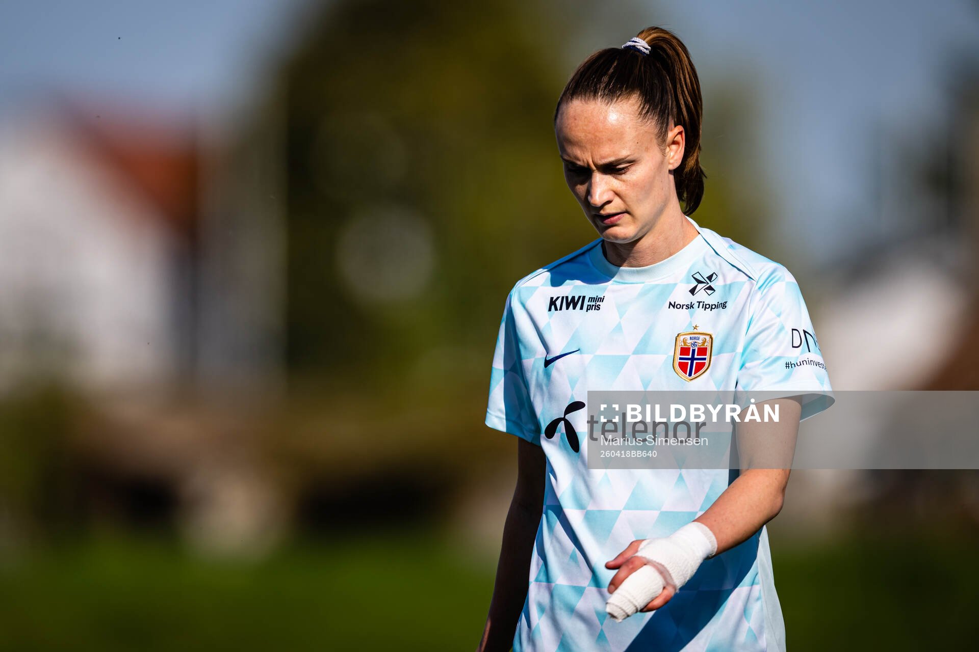 Caroline Graham Hansen of Norway warms up