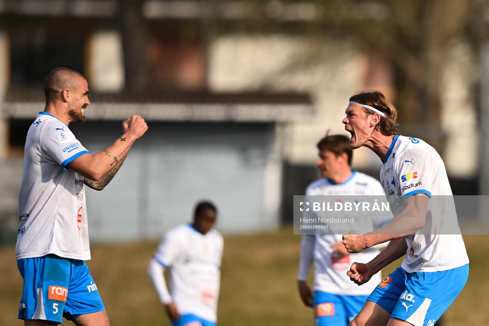 IFK Värnamos spelare jublar