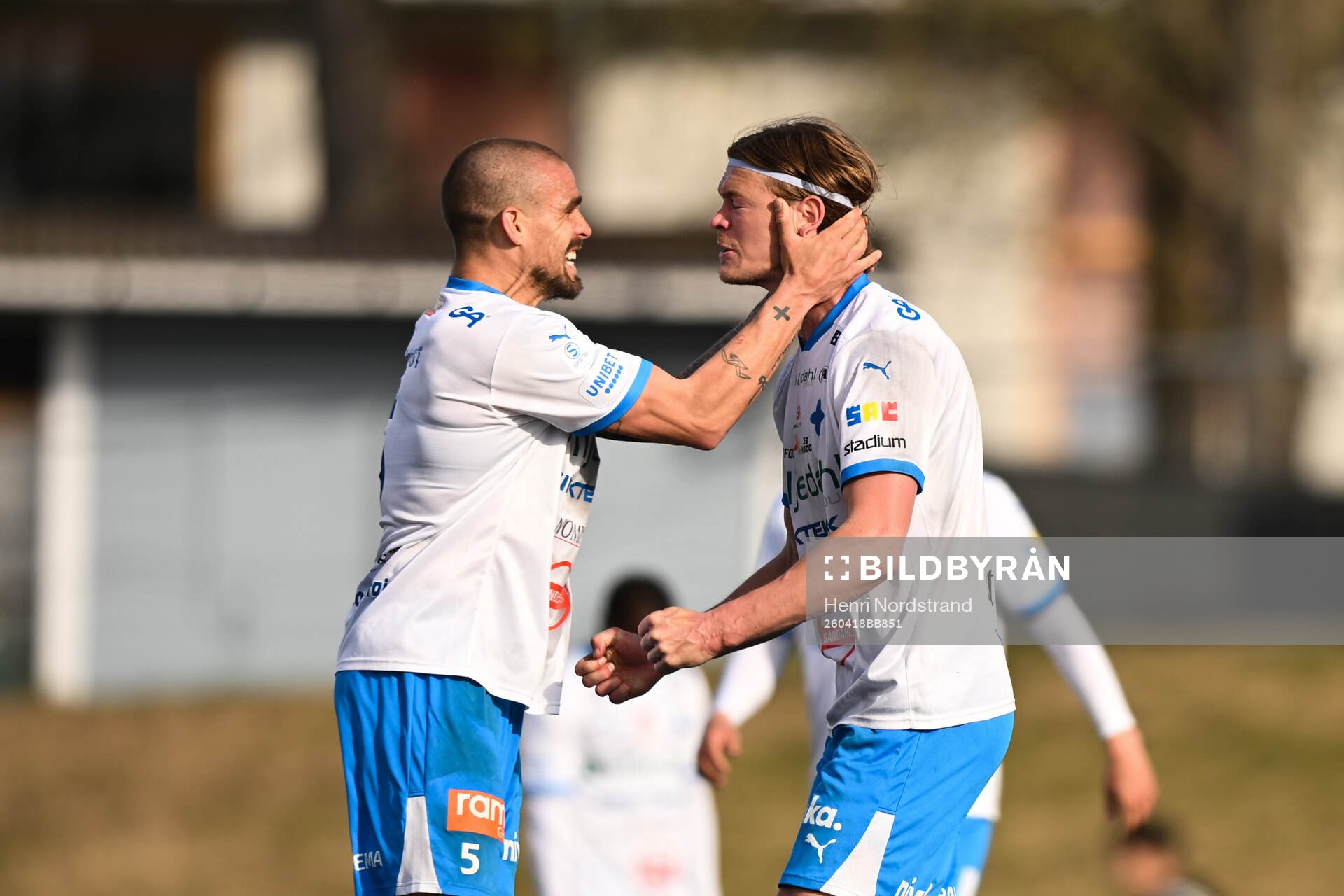 IFK Värnamos spelare jublar