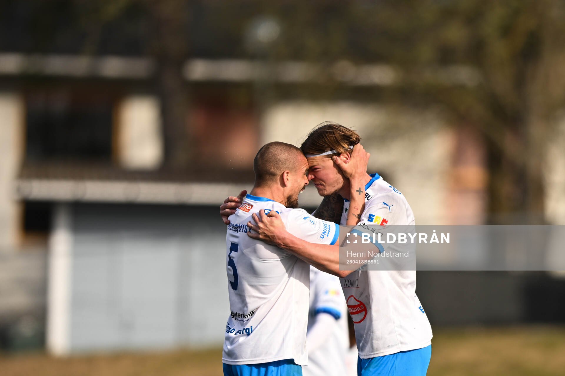 IFK Värnamos spelare jublar