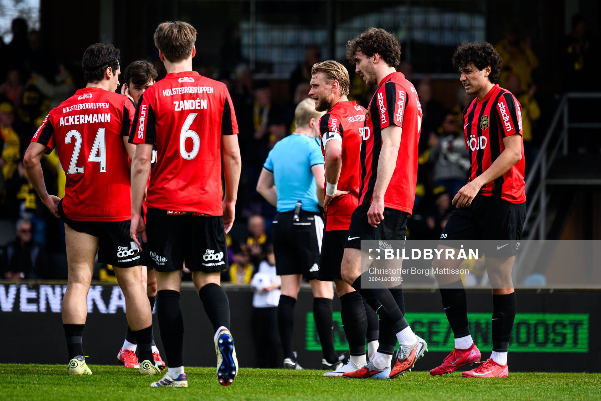 Brommapojkarnas Simon Strand deppar