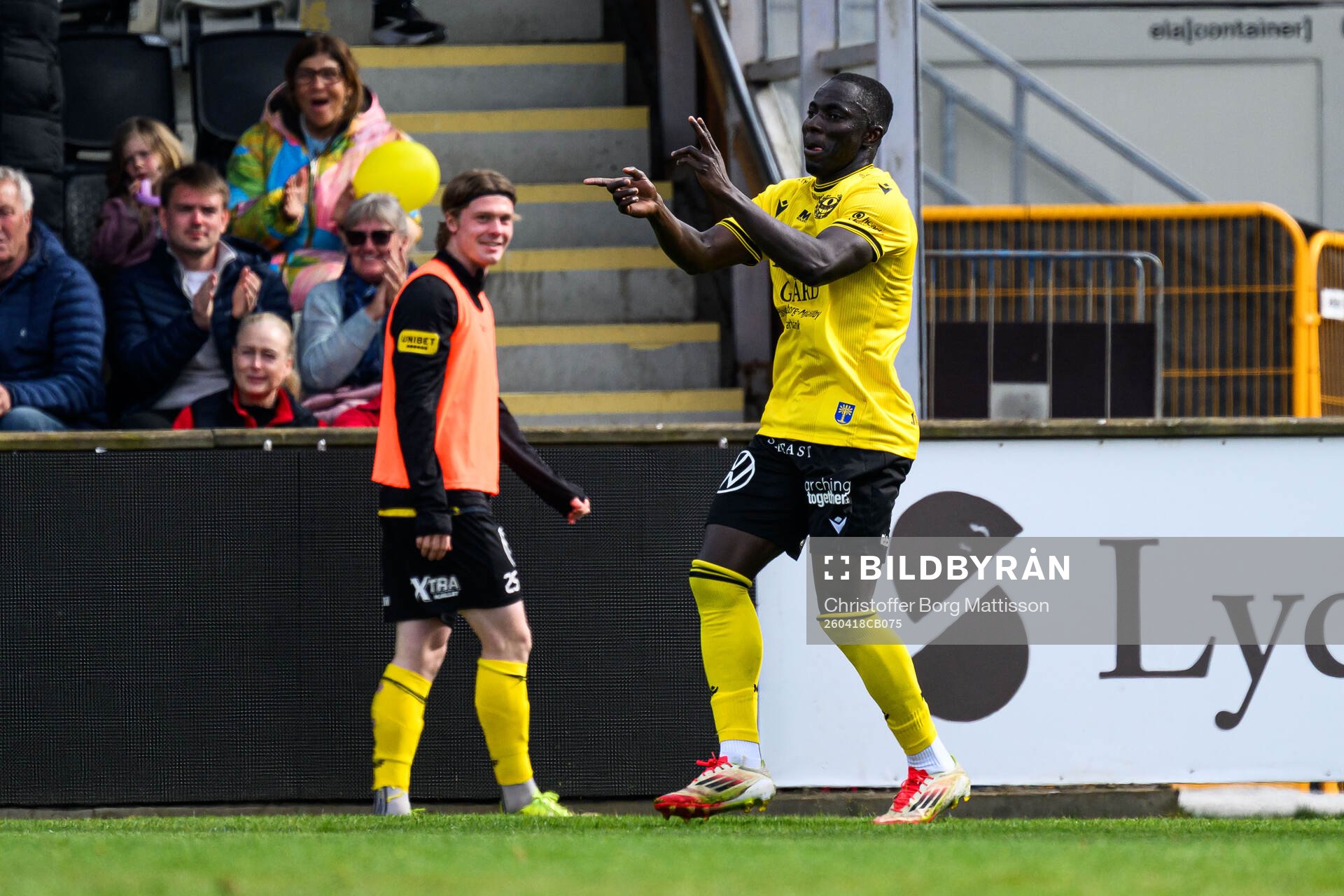 Mjällbys Abdoulie Manneh jublar