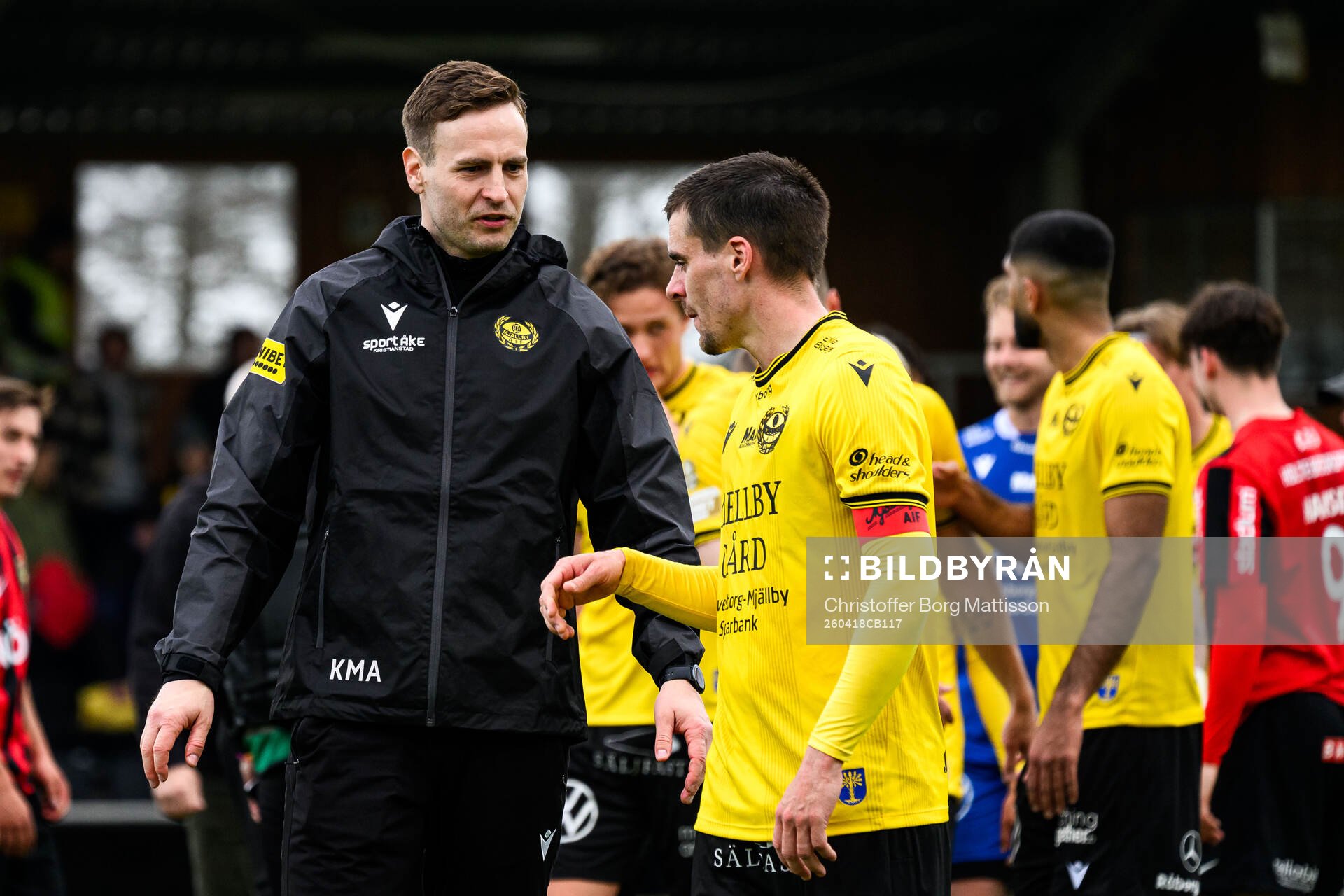 Mjällbys tränare Karl Marius Aksum och Jesper Gustavsson