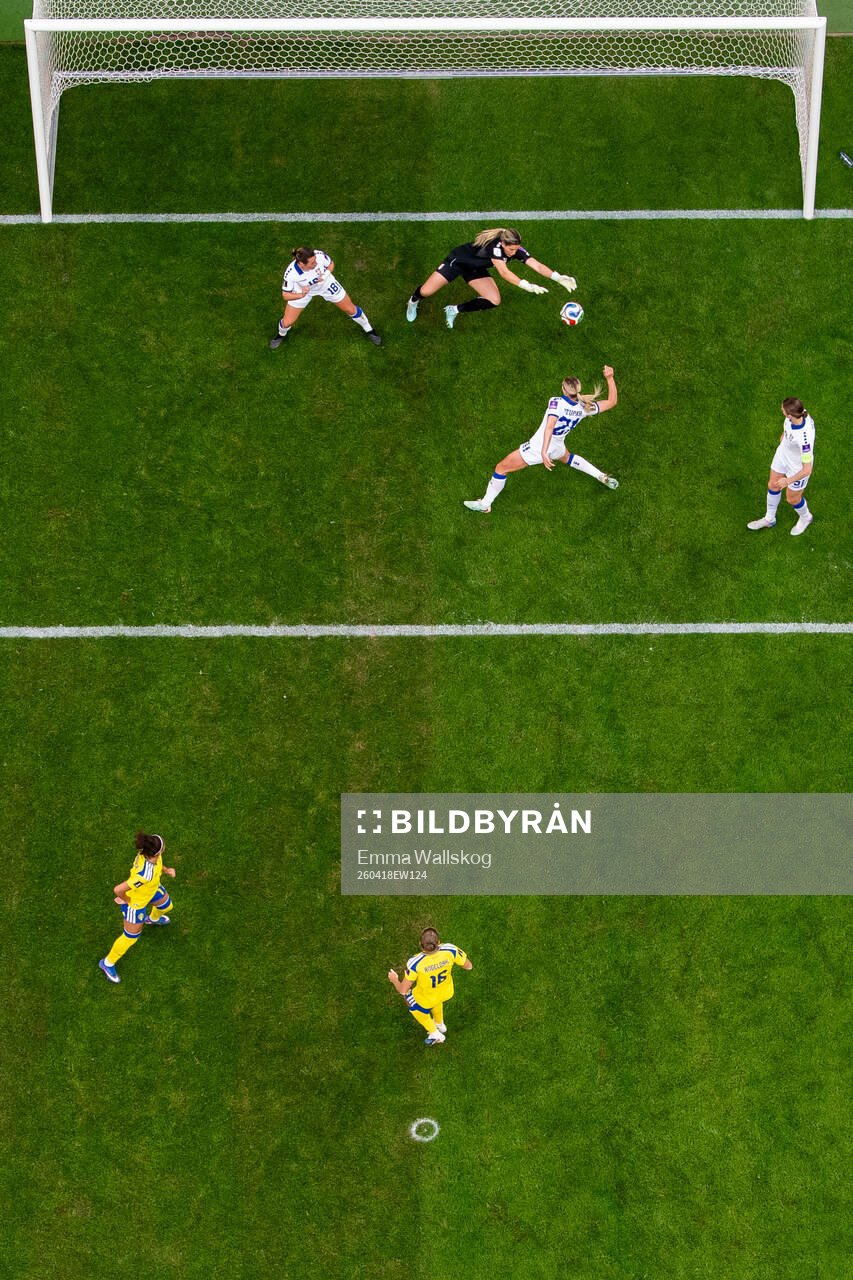 Felicia Schröder and Filippa Angeldahl of Sweden against