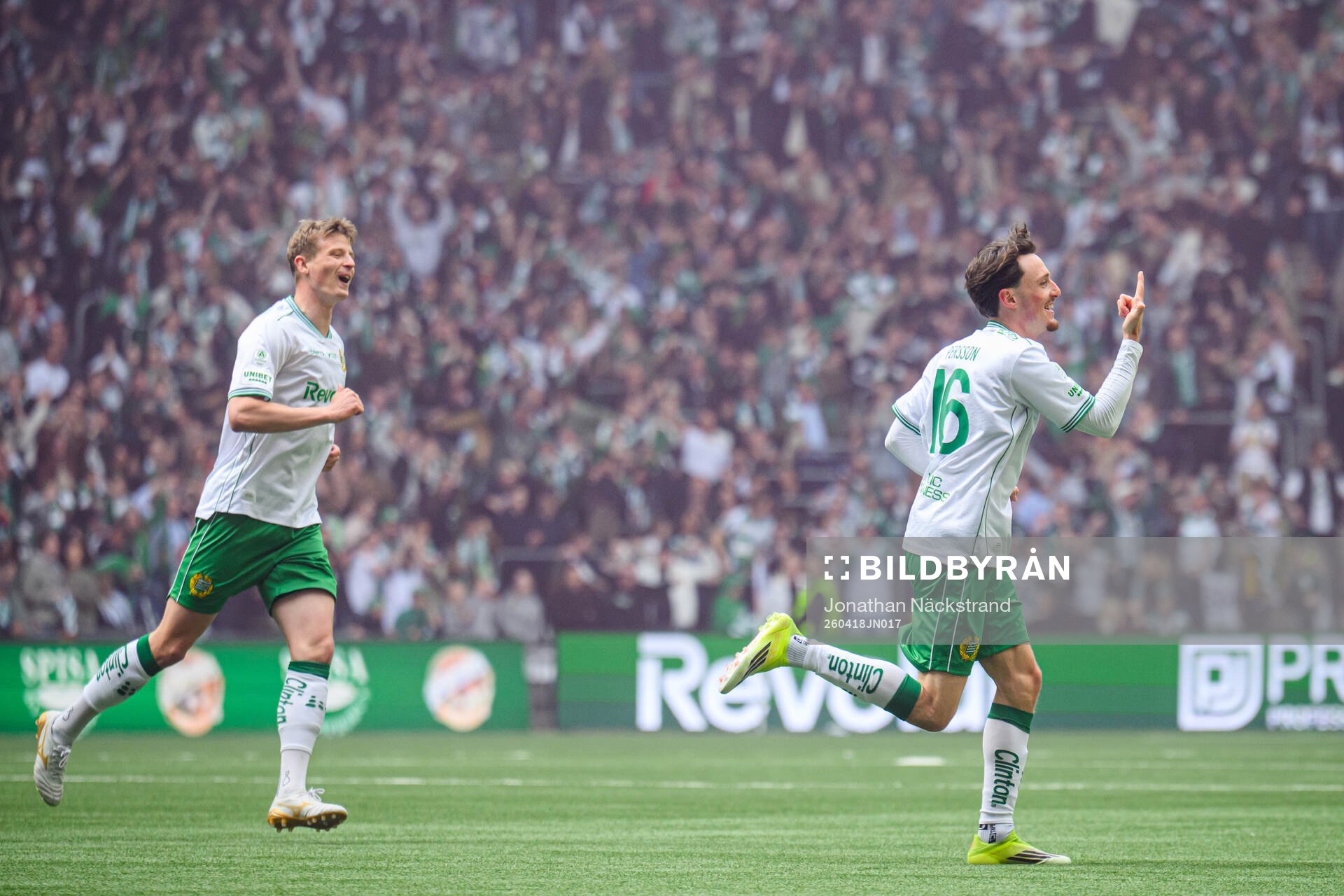 Hammarbys Noah Persson jublar